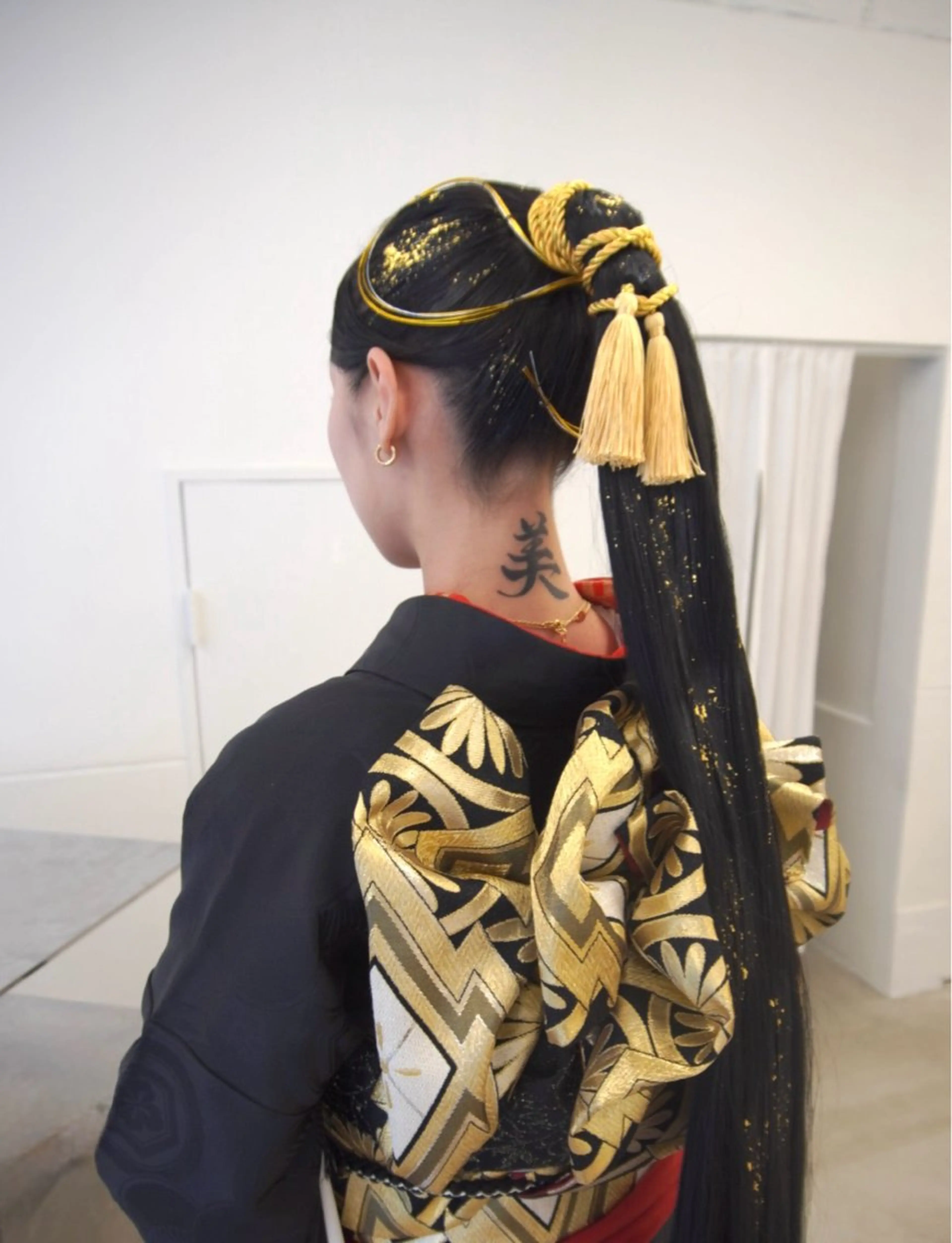 ロング ヘアアレンジ manami/ヘア セット/ハイトーンのヘアスタイル