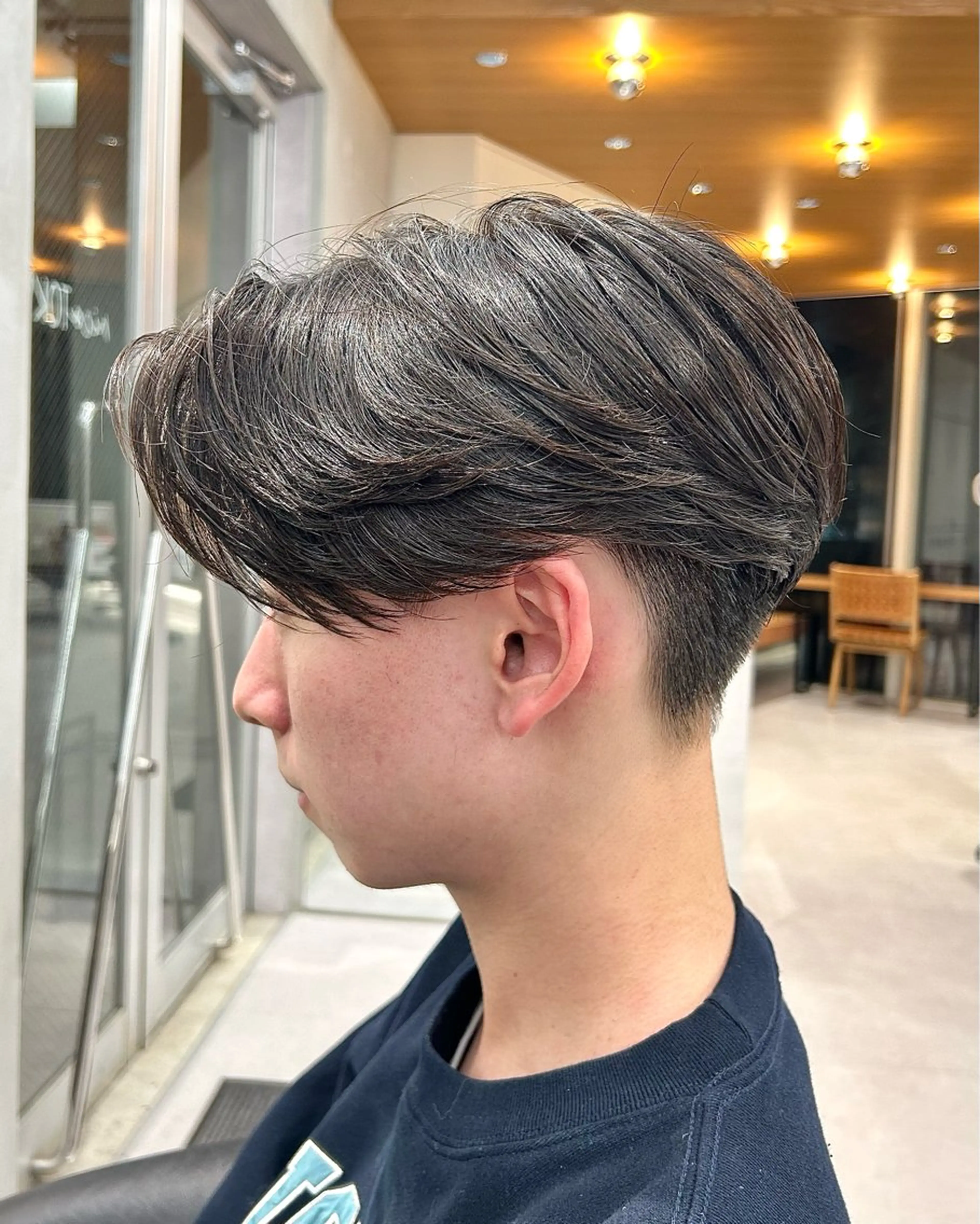 パーマ メンズ カット トリートメント ヘッドスパ ヘアセット 圧倒的 毛流れ センターパートのヘアスタイル
