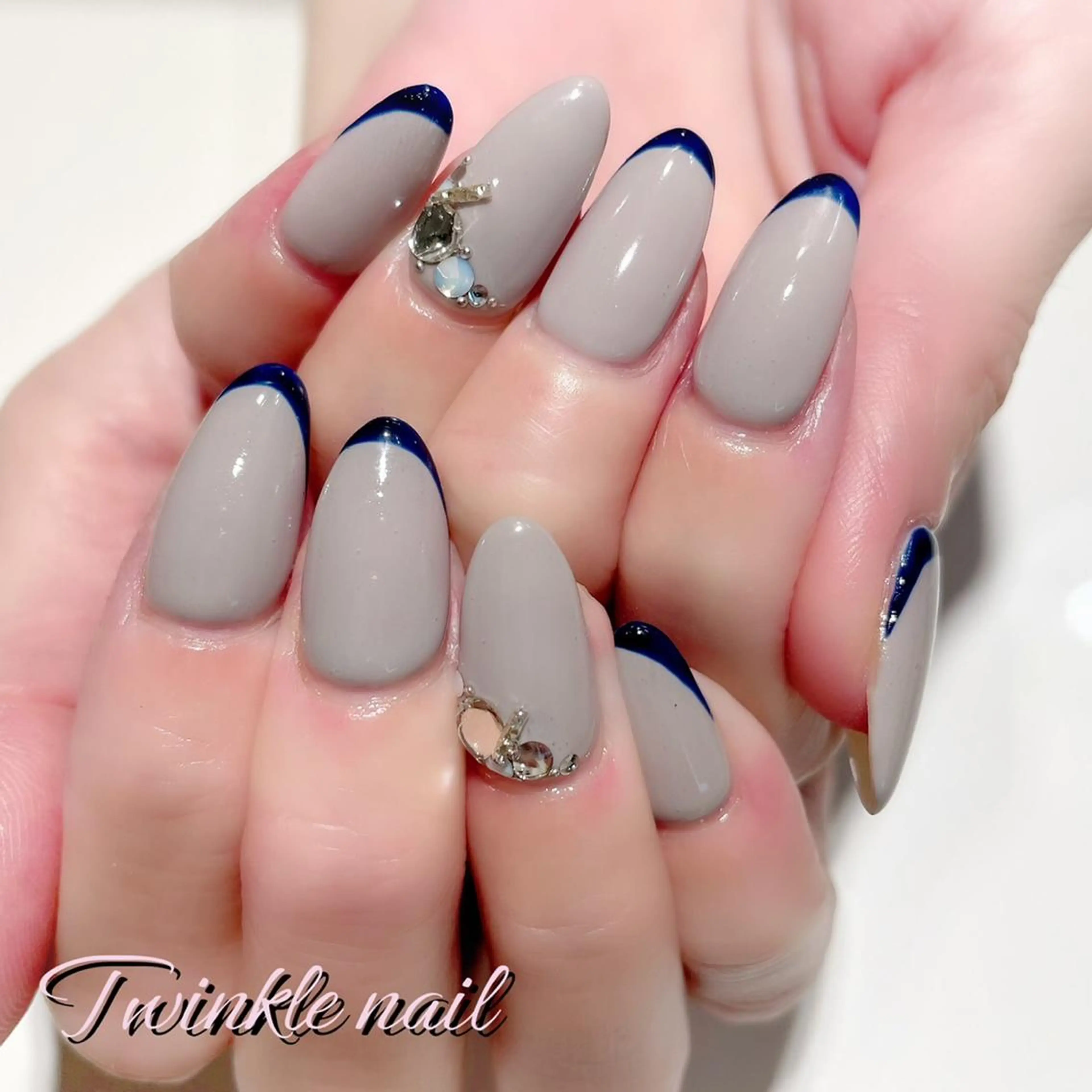 ネイル ハンドネイル ハンドケア 中井 綾香の眉毛・アイブロウイメージ