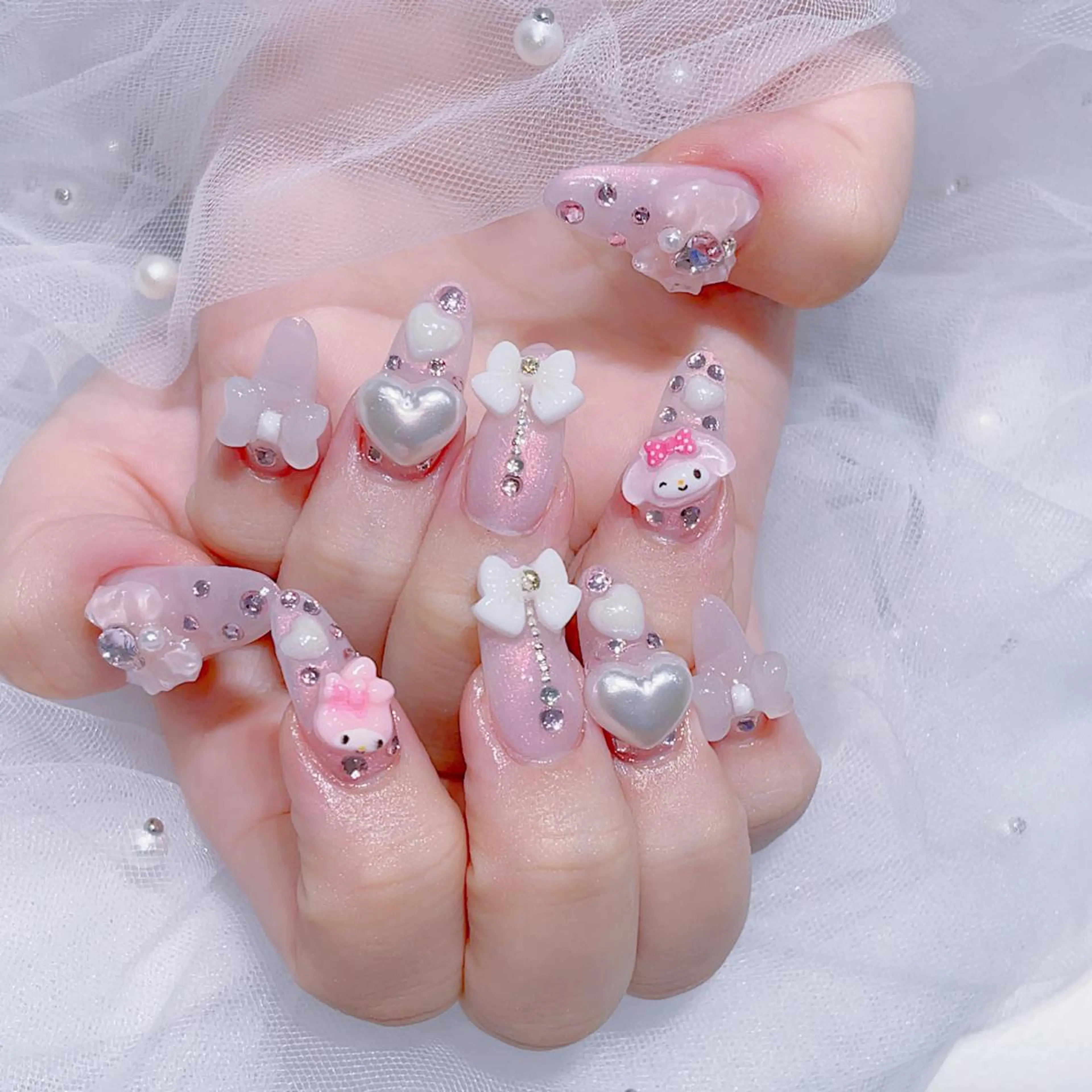 ネイル ハンドネイル Queens ciciのネイルデザイン