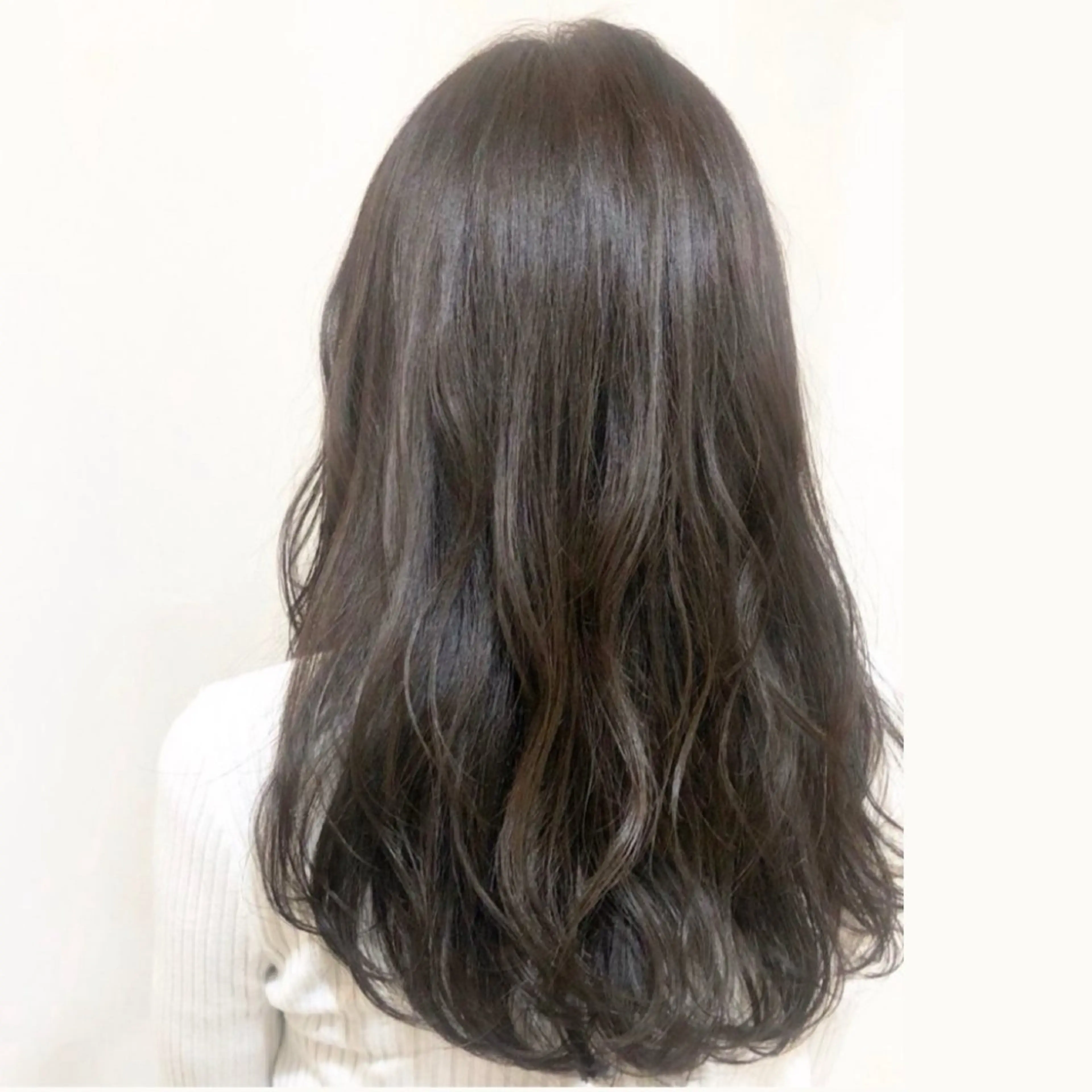 ロング カラー グレージュ オリーブグレージュ オリーブグレー カット パーマ 骨格/顔型/伏見/ 佐藤 里菜のヘアスタイル