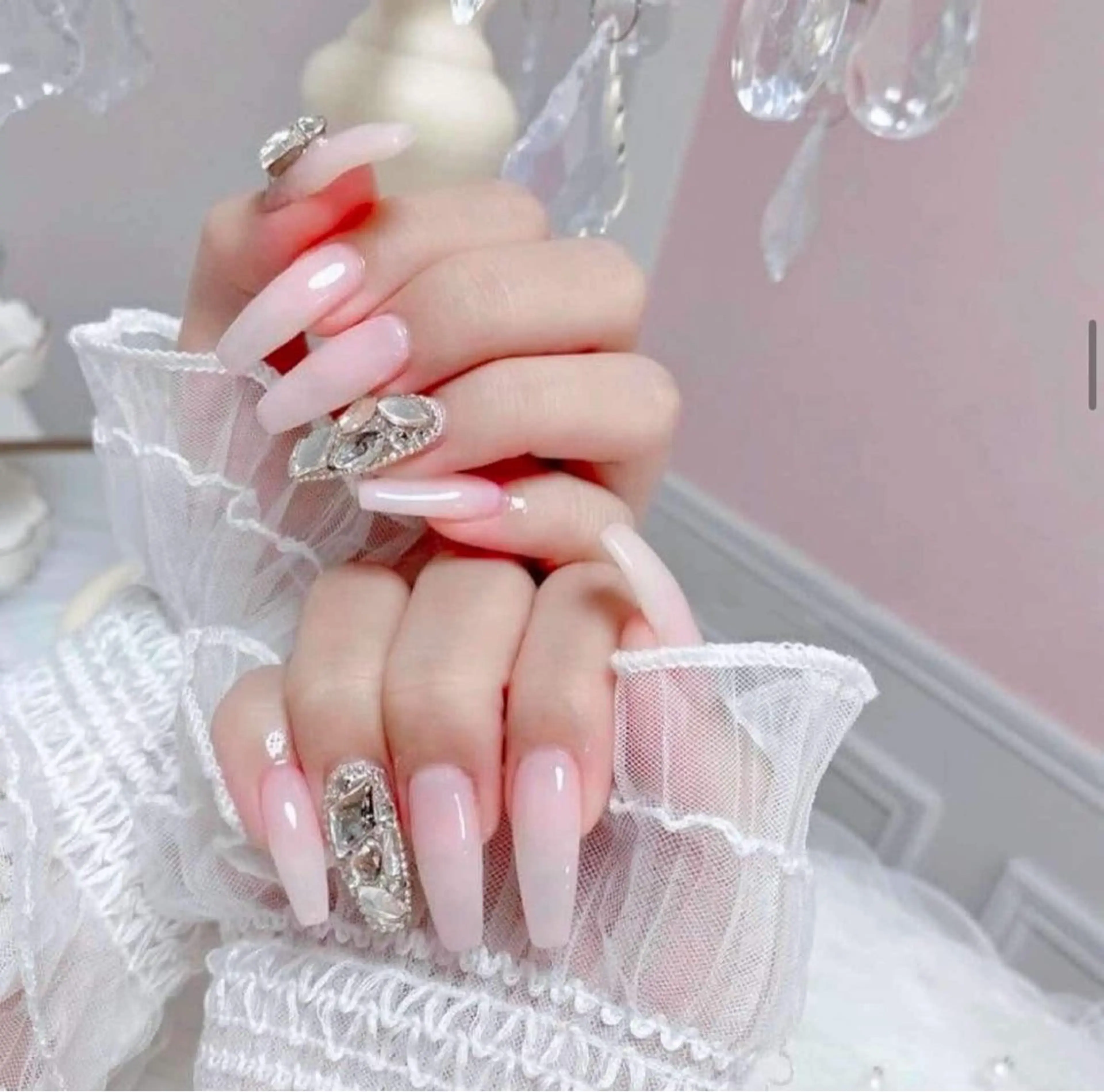 ネイル オーロラネイル クリアネイル フラッシュネイル ジェルネイル グラデーション ハンドネイル Amee Nail Salonのネイルデザイン