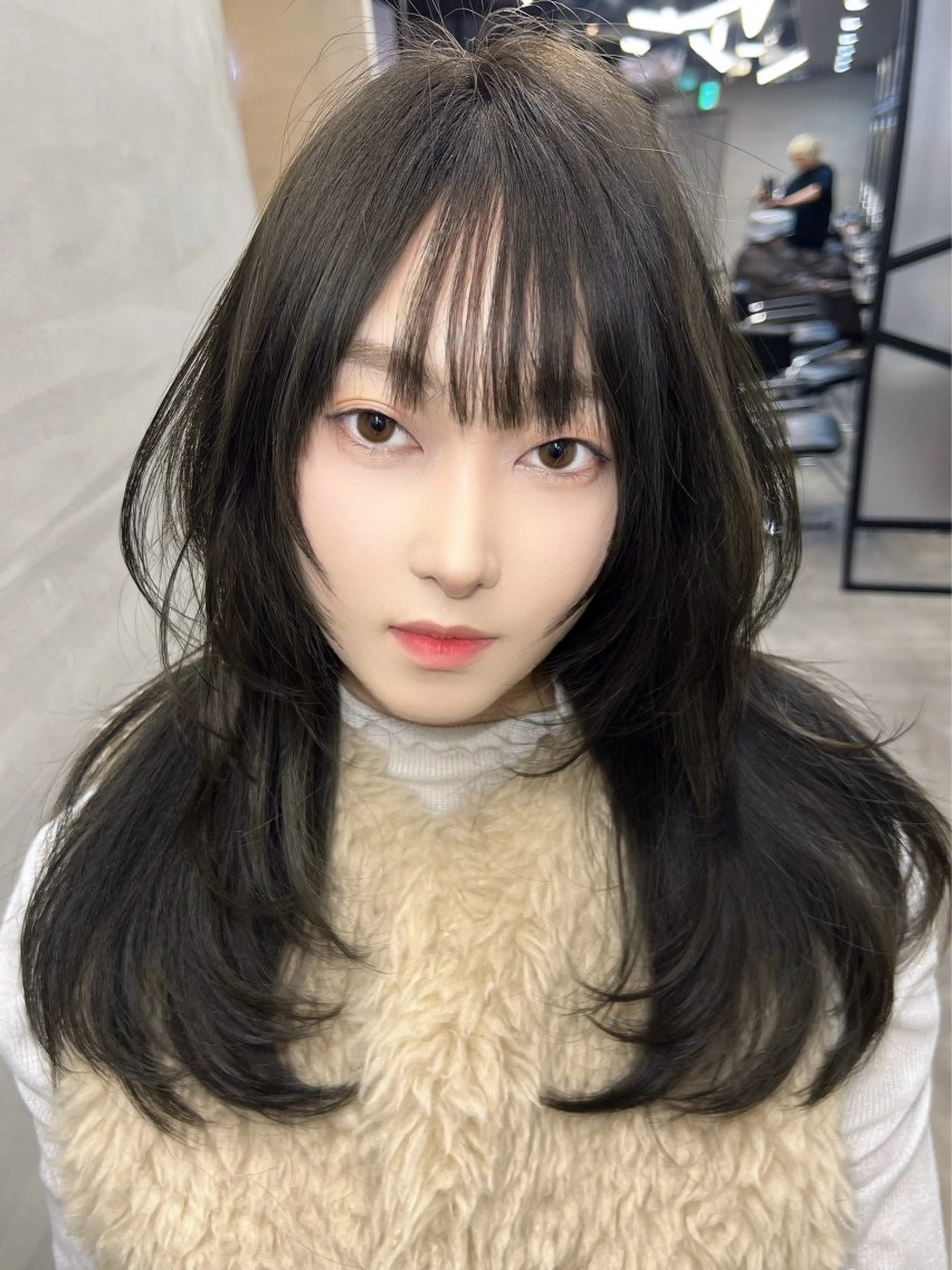 セミロング カラー レイヤーカット 小顔カット カット ヘアカラー トリートメント 前髪/顔まわりカット 艶髪/髪質改善/縮毛のヘアスタイル