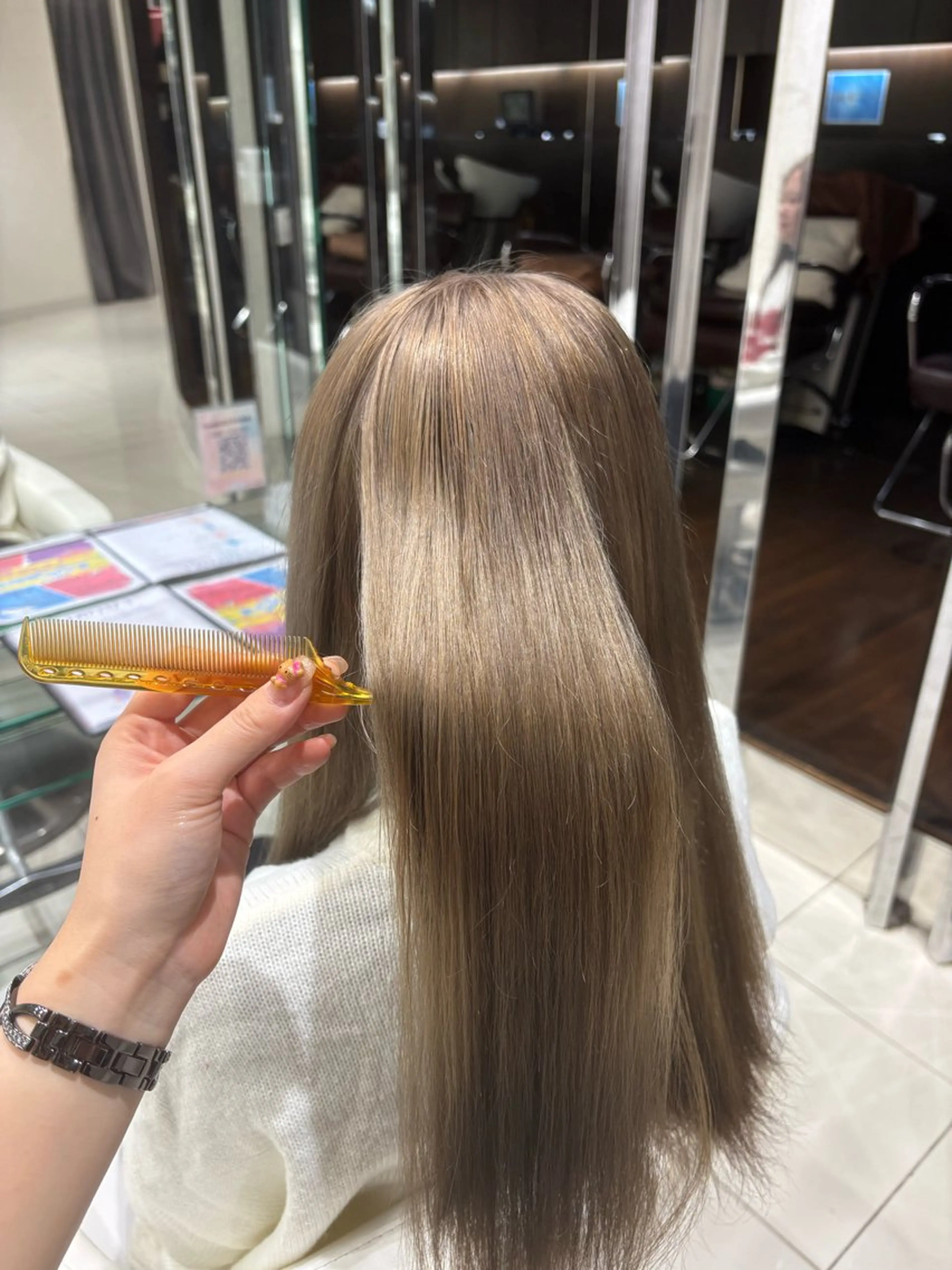 セミロング 大河 由依のヘアスタイル