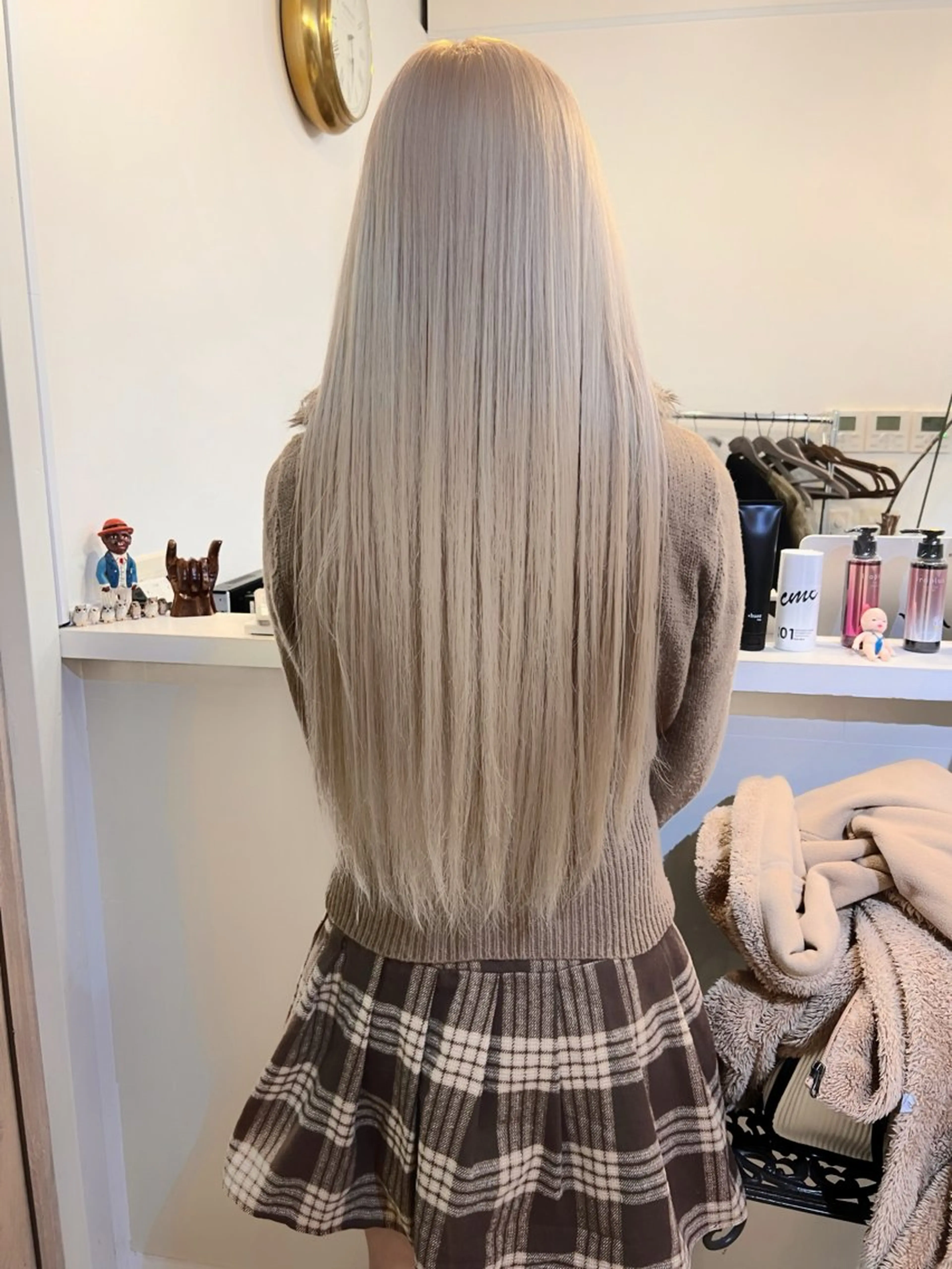 ロング カラー ベージュカラー ホワイトベージュ 難波ブリーチカラー ⭐︎瀬尾拓充のヘアスタイル