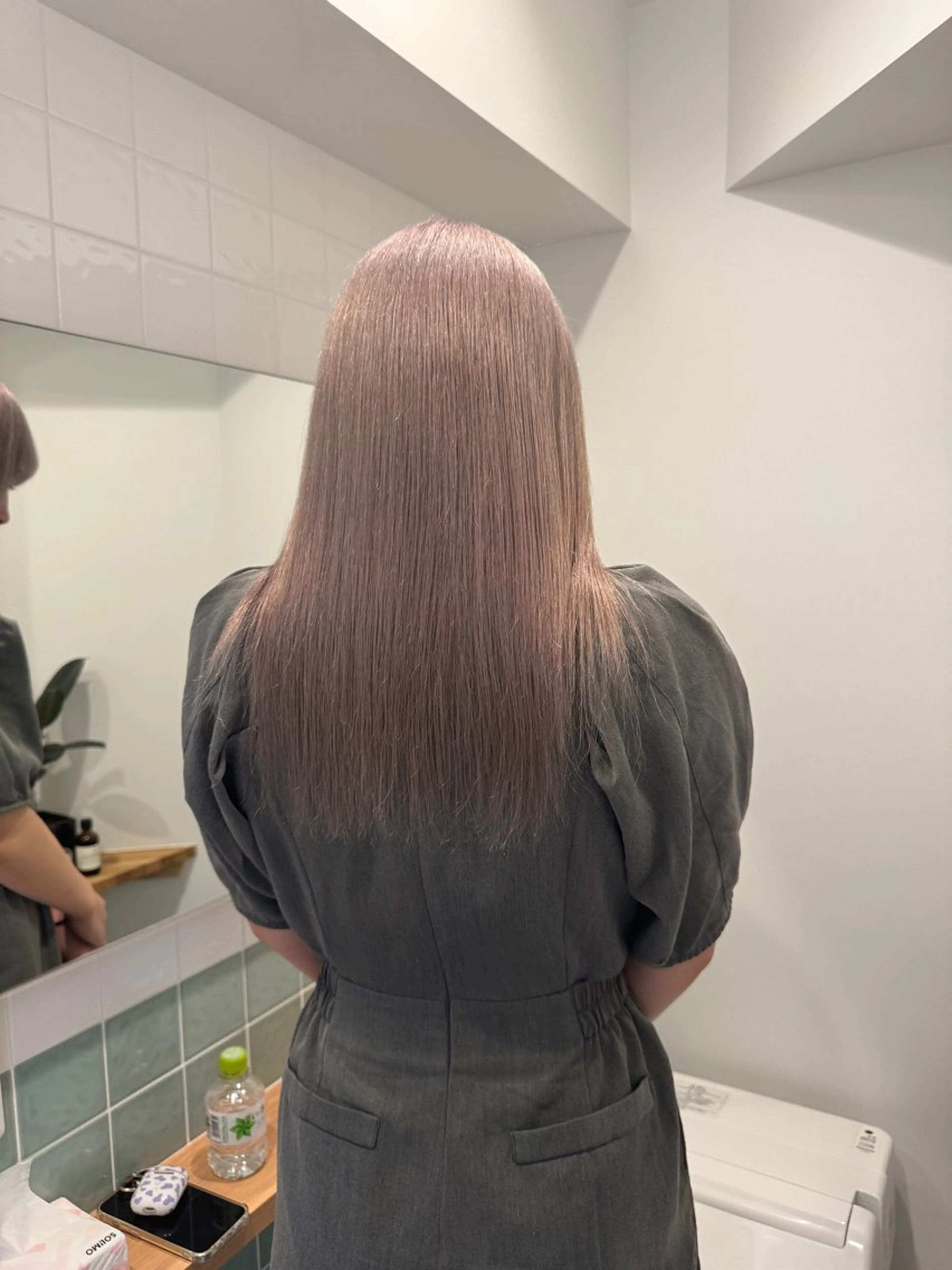 セミロング カラー 切りっぱなしボブ レイヤー/縮毛矯正のヘアスタイル