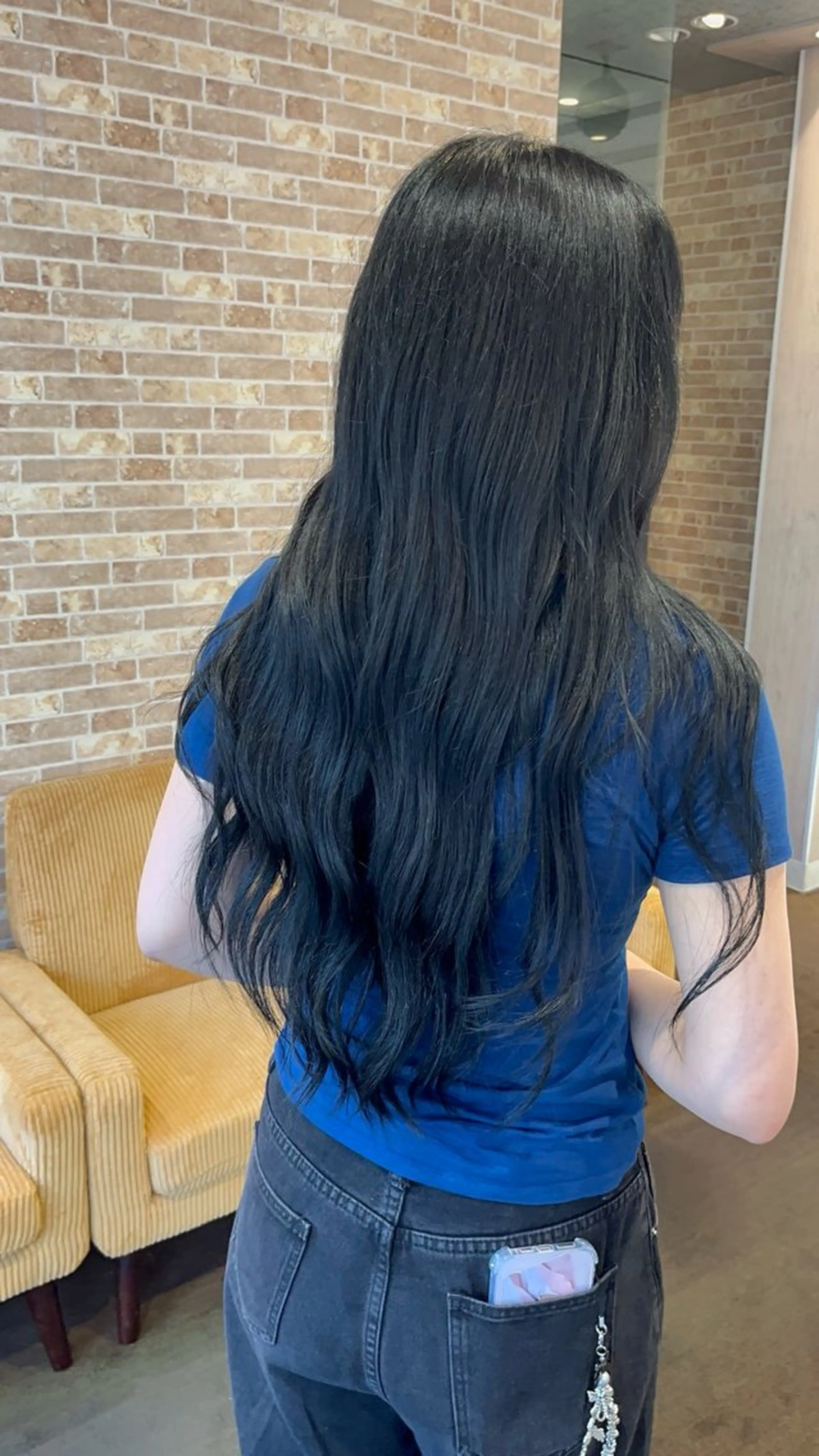 ロング カラー 黒髪 ブルーカラー ブルーブラック ヘアカラー トリートメント 髪質改善美容師 鈴木のヘアスタイル