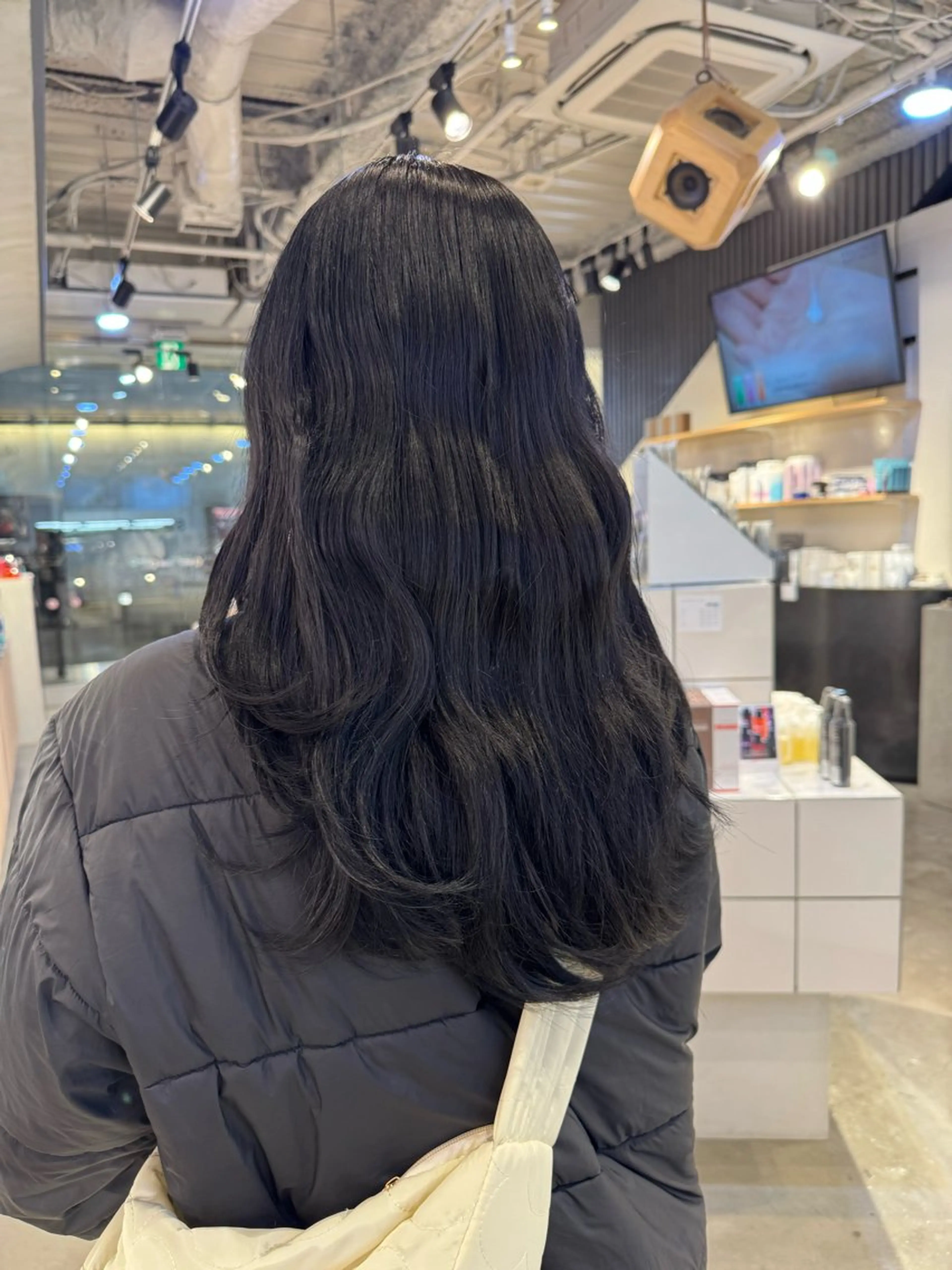 セミロング 詩音 ／札幌美容師のヘアスタイル