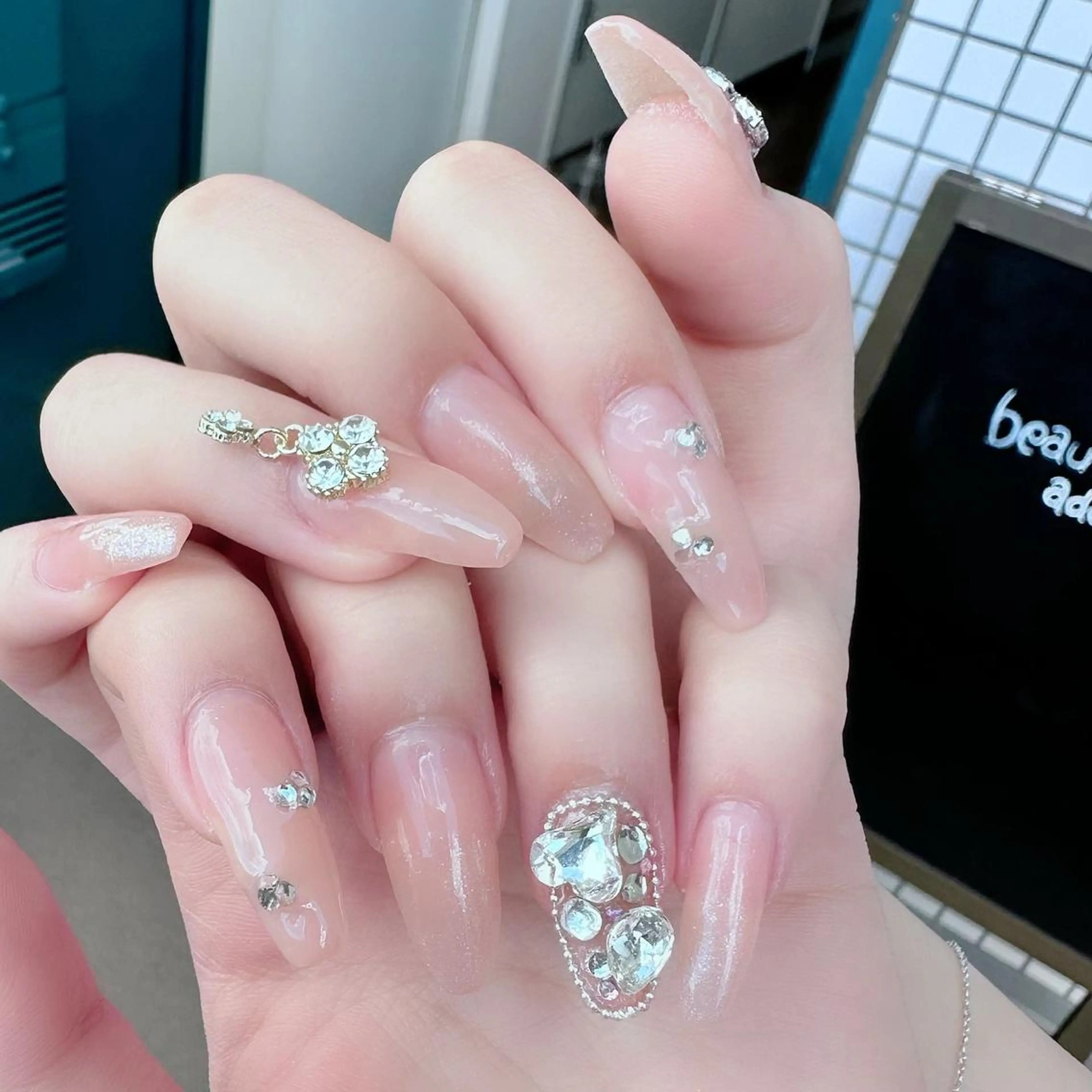 ネイル 新山 聖のネイルデザイン