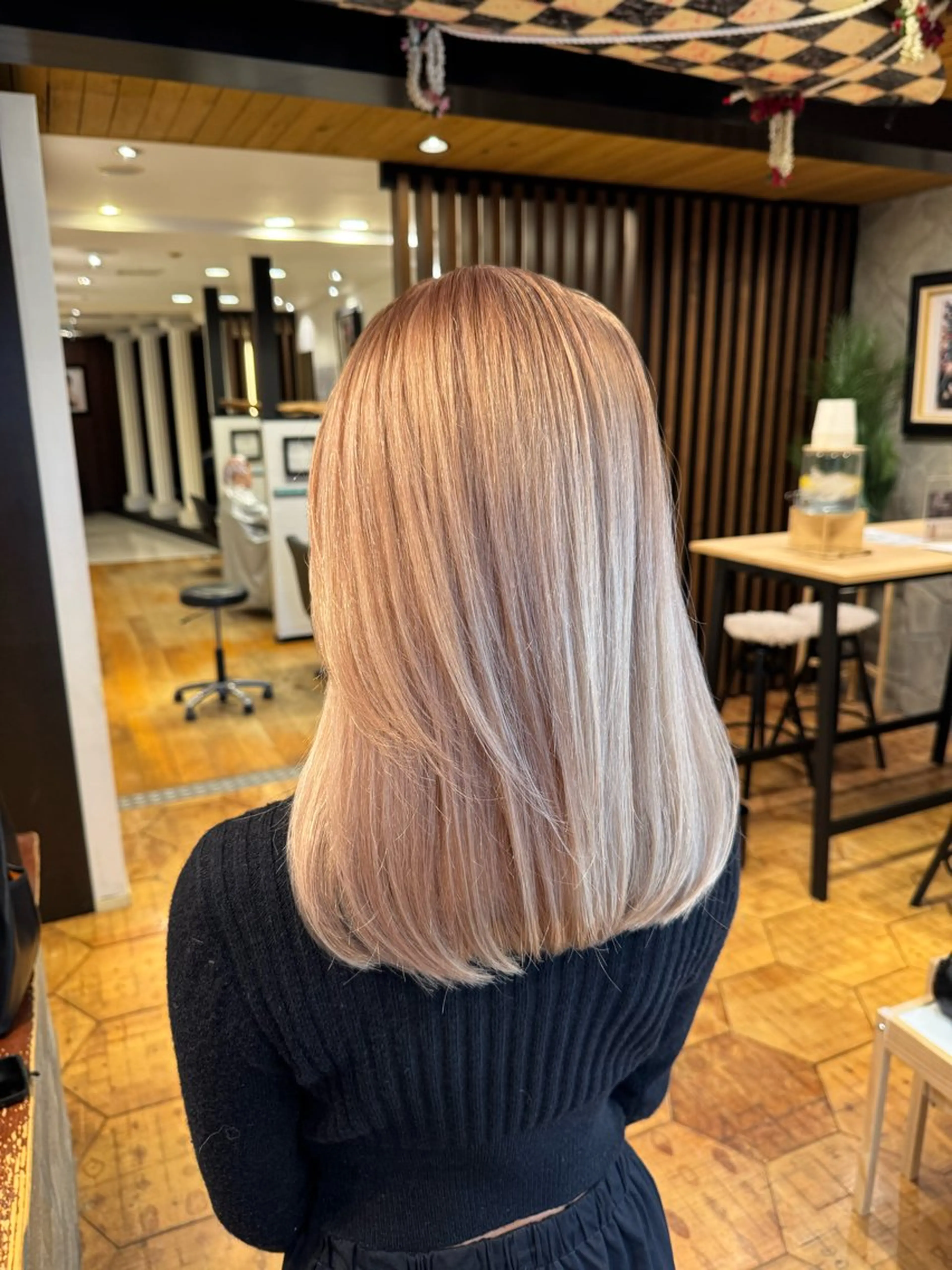 ミディアム カラー ベージュカラー ブロンド ブロンドベージュ カット ヘアカラー パーマ 縮毛矯正 トリートメント エクステ ヘッドスパ 🔱SUI🔱 NAOKIのヘアスタイル