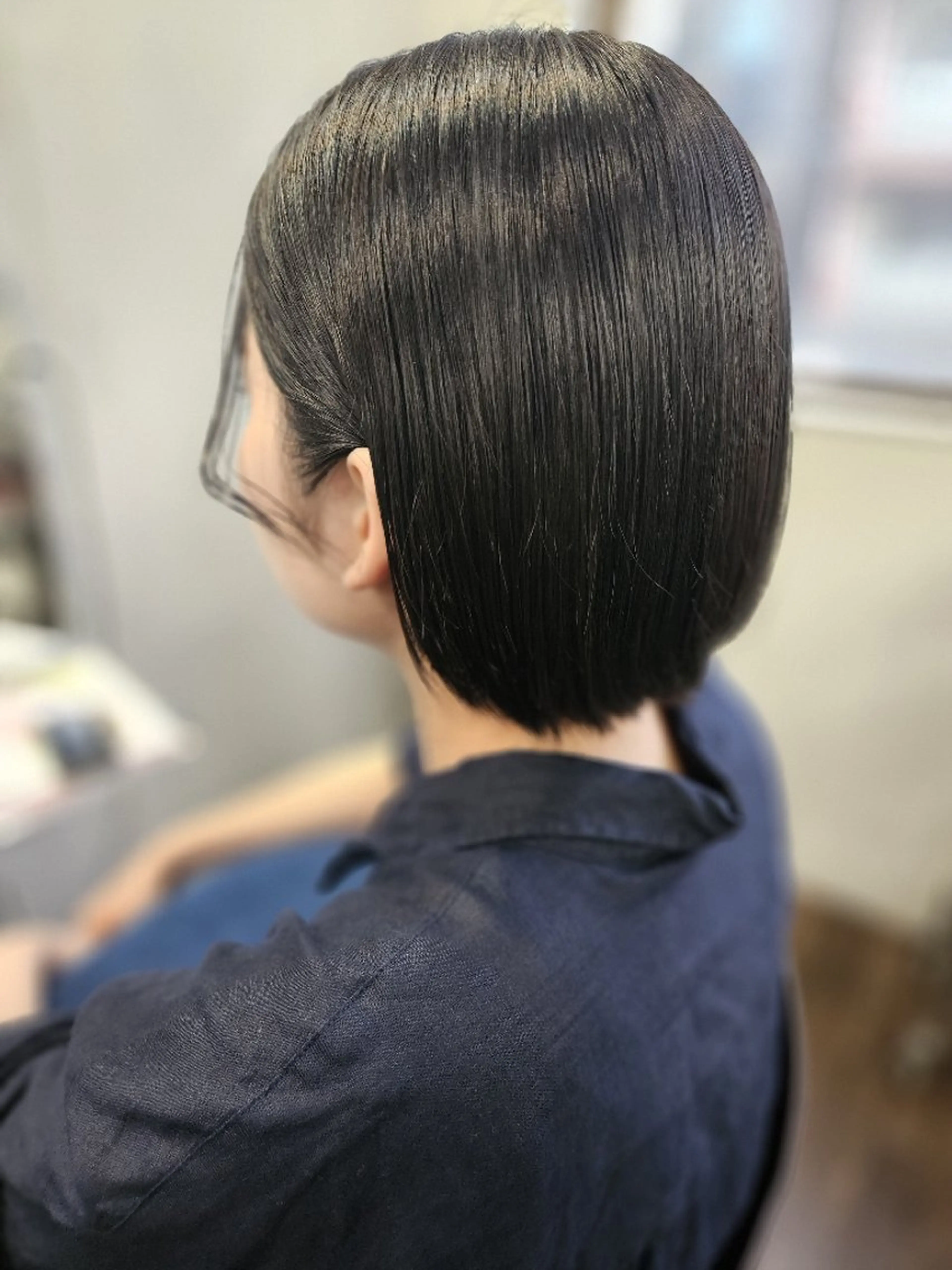 ショート カラー 切りっぱなしボブ 黒髪 ブルーカラー ブルーブラック ボブ カット ヘアカラー トリートメント terra✂️川嶋 大輔のヘアスタイル