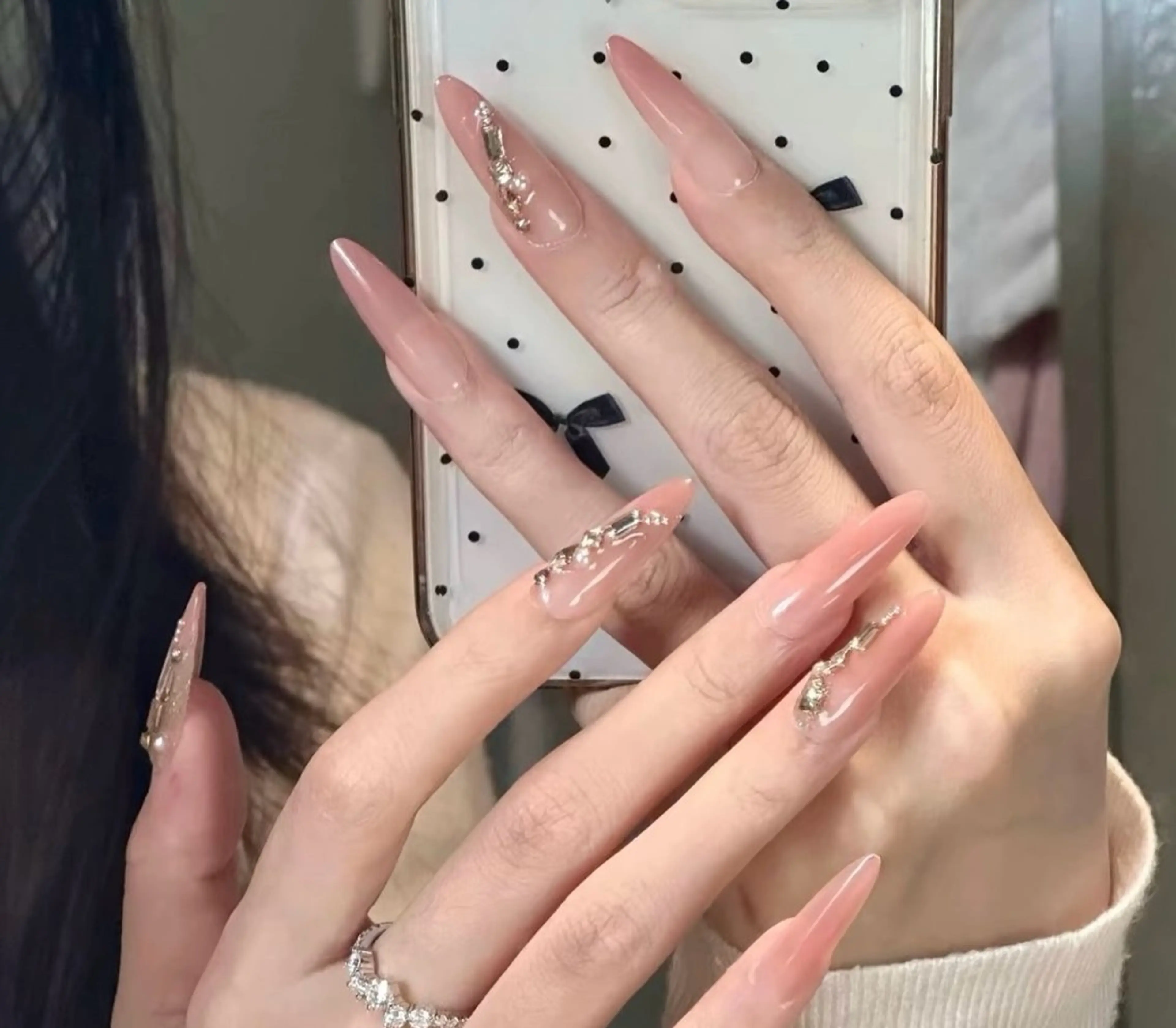 ネイル チークネイル 長さ出し フラワーネイル フレンチネイル ガーリー sun nail池袋 モデル募集のネイルデザイン