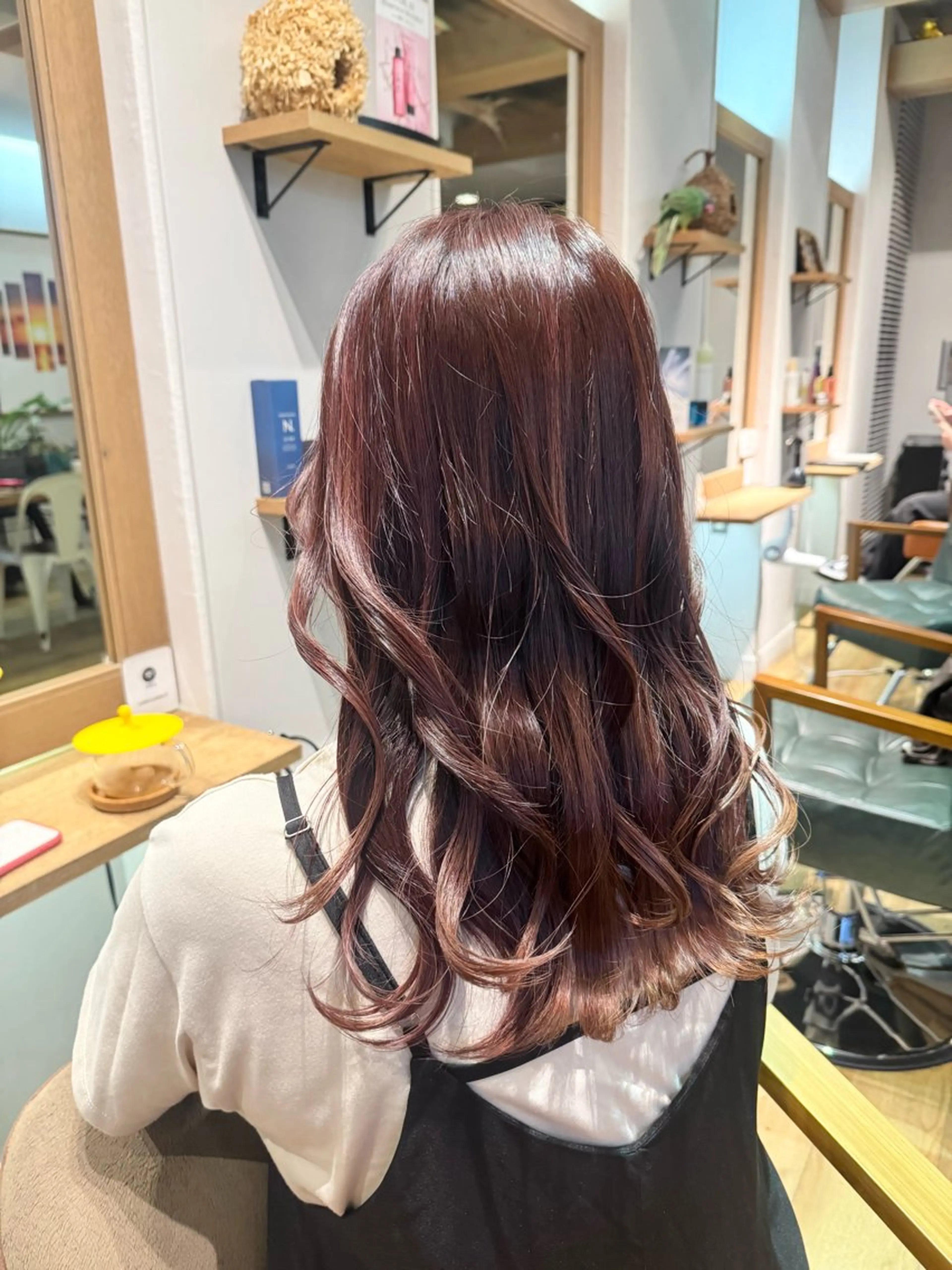 ロング カラー ボルドーカラー ヘアカラー トリートメント ツキダテ ユイのヘアスタイル