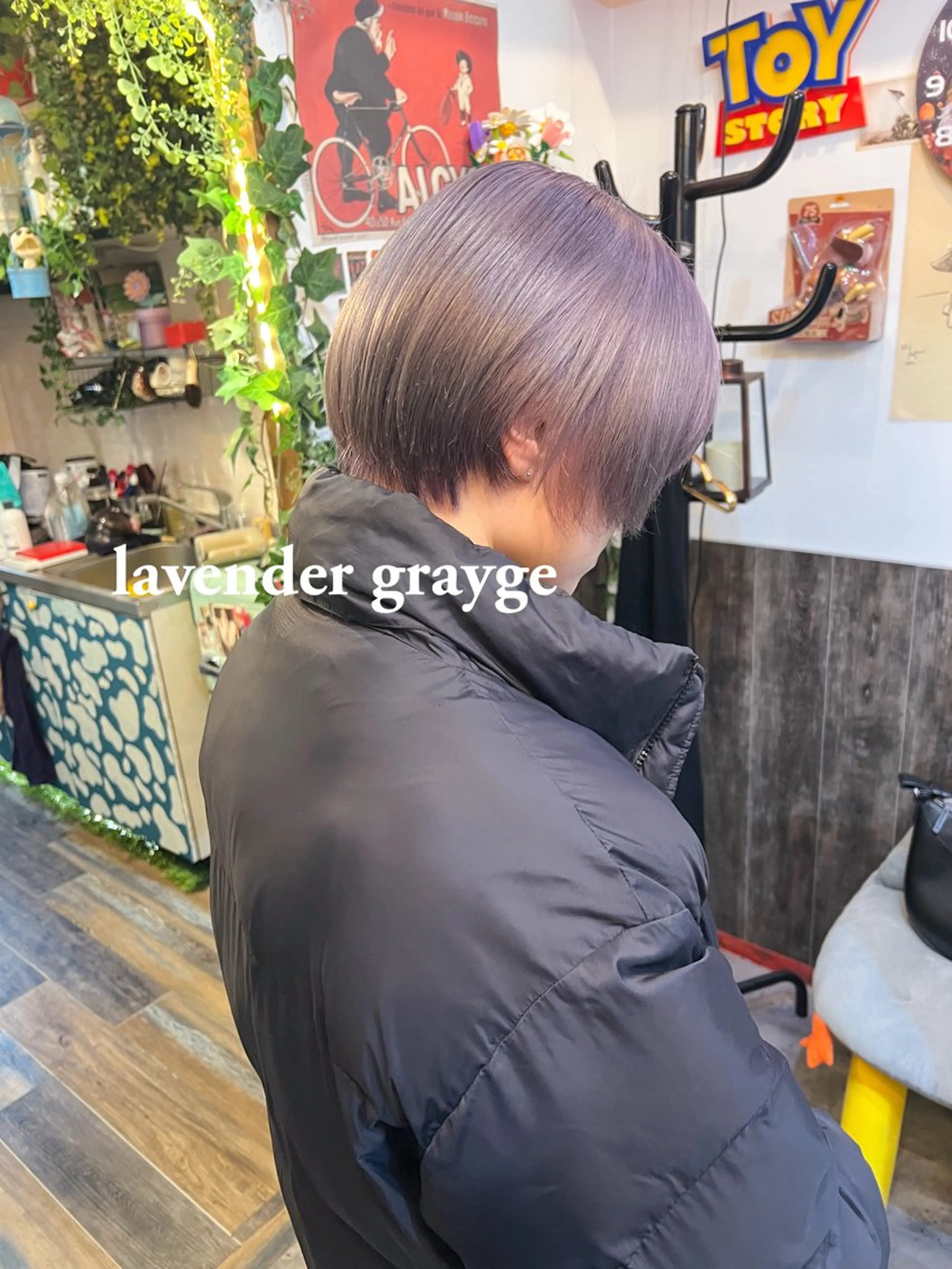 ショート カラー ブリーチ グレージュ ラベンダーカラー ラベンダーグレージュ ラベンダーグレー ヘアカラー カラーパティシエ facce🌼ikoのヘアスタイル