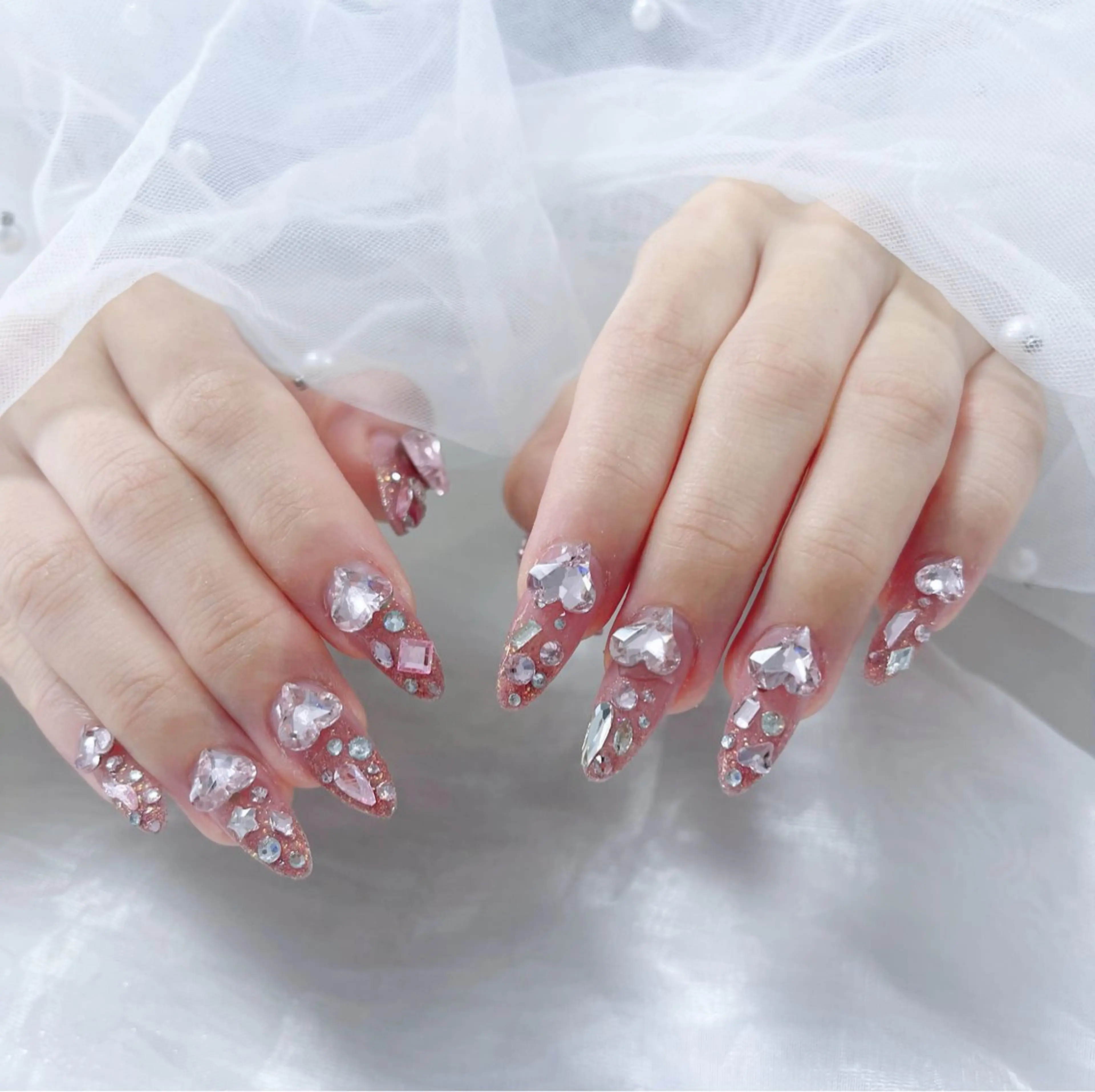 ネイル オーロラネイル クリアネイル フラッシュネイル ジェルネイル グラデーション ハンドネイル Amee Nail Salonのネイルデザイン