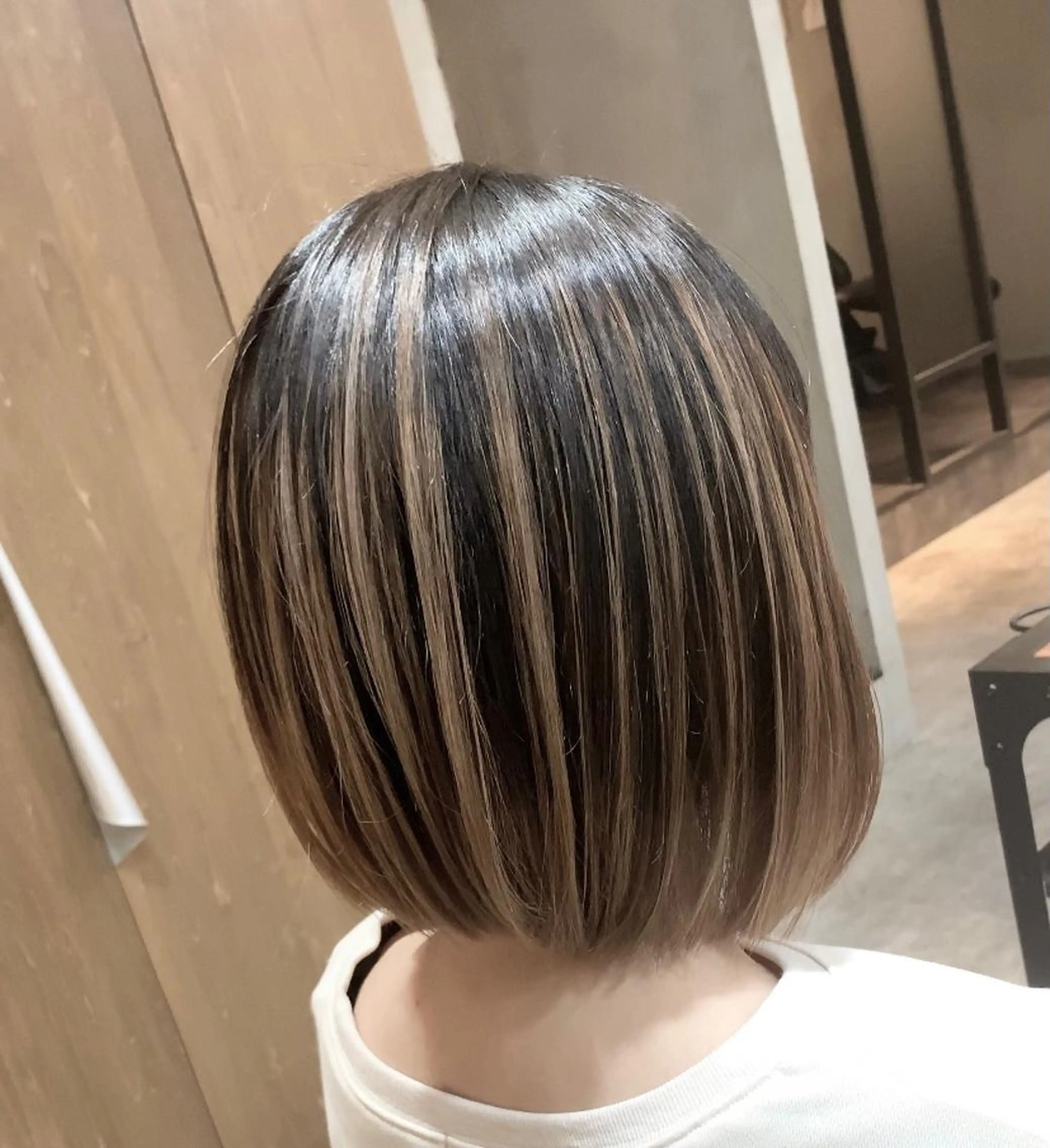 ショート カラー リサ tonieのヘアスタイル