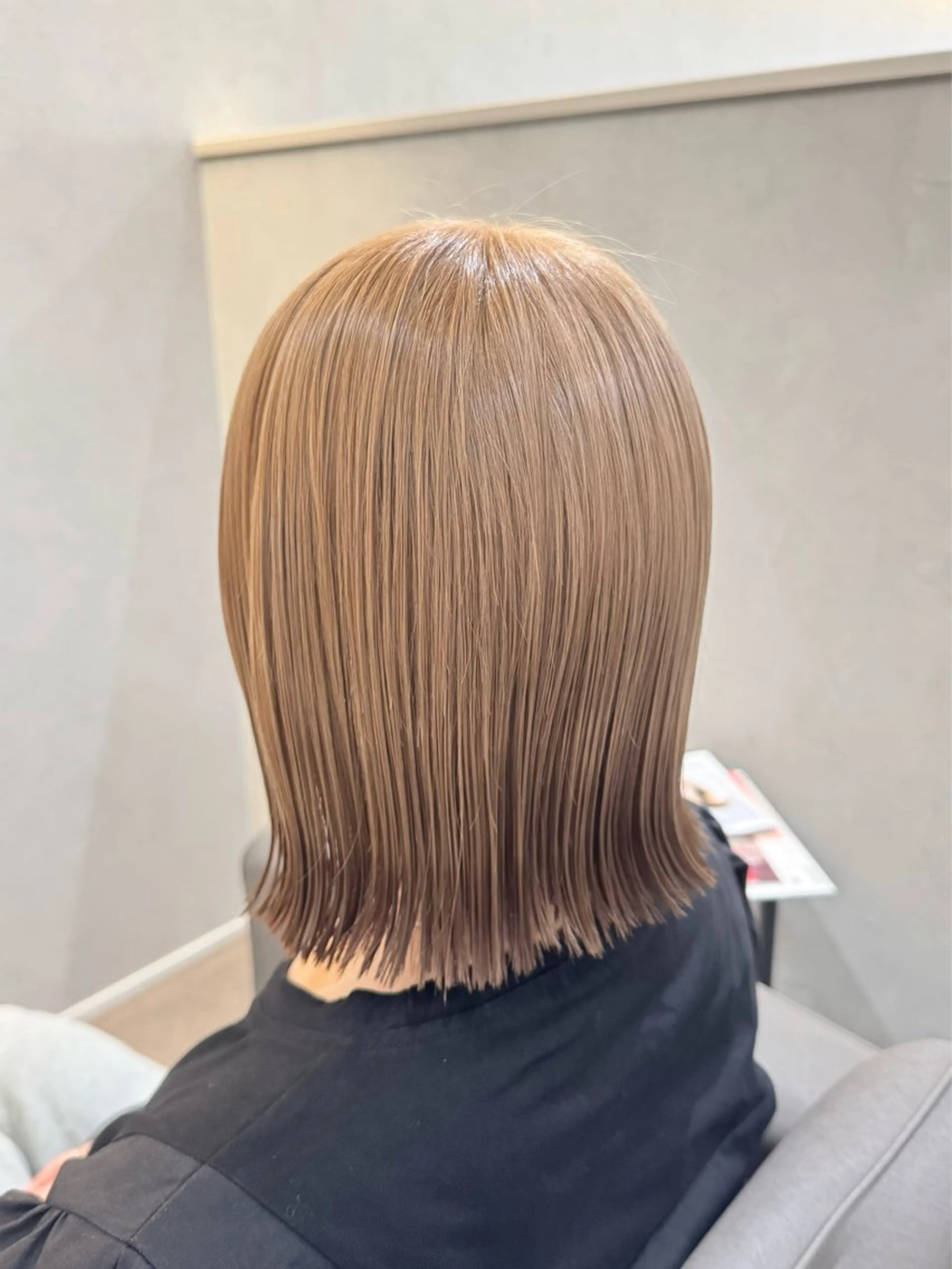 ショート カラー 切りっぱなしボブ ショートボブ ベージュカラー ブリーチ ブラウンカラー カット Salon de Qualia(サロンドクオリア)所属・ハイトーン/外国人風 カラー/メンズパーマのヘアスタイル