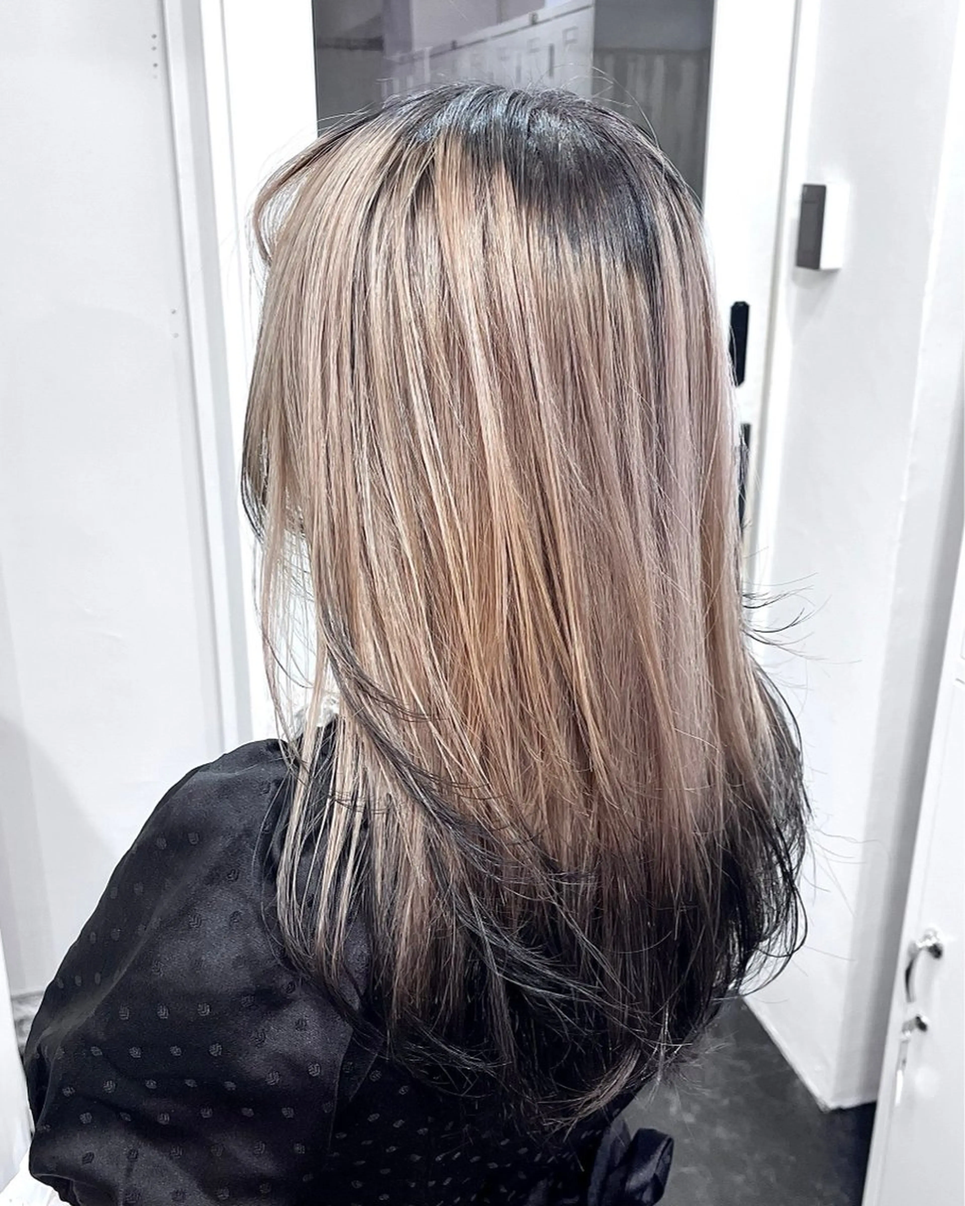 セミロング 抜け感/ワンカラー/ 明大前/桑田のヘアスタイル