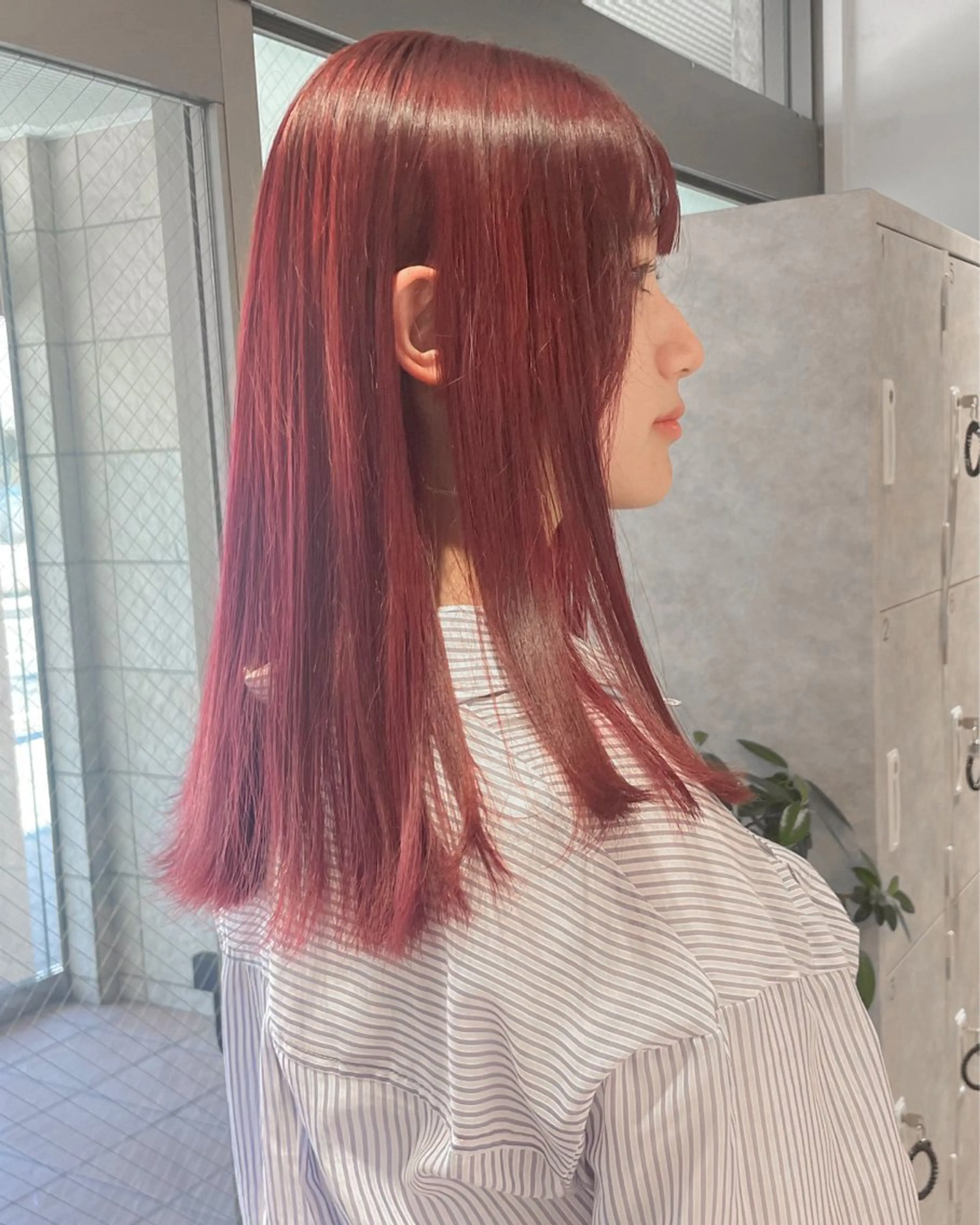 ロング カラー ブリーチ ハイトーンカラー ピンクカラー レッドカラー 髪質改善 ヘアカラー ダブルカラー,透け カラーHINARIのヘアスタイル