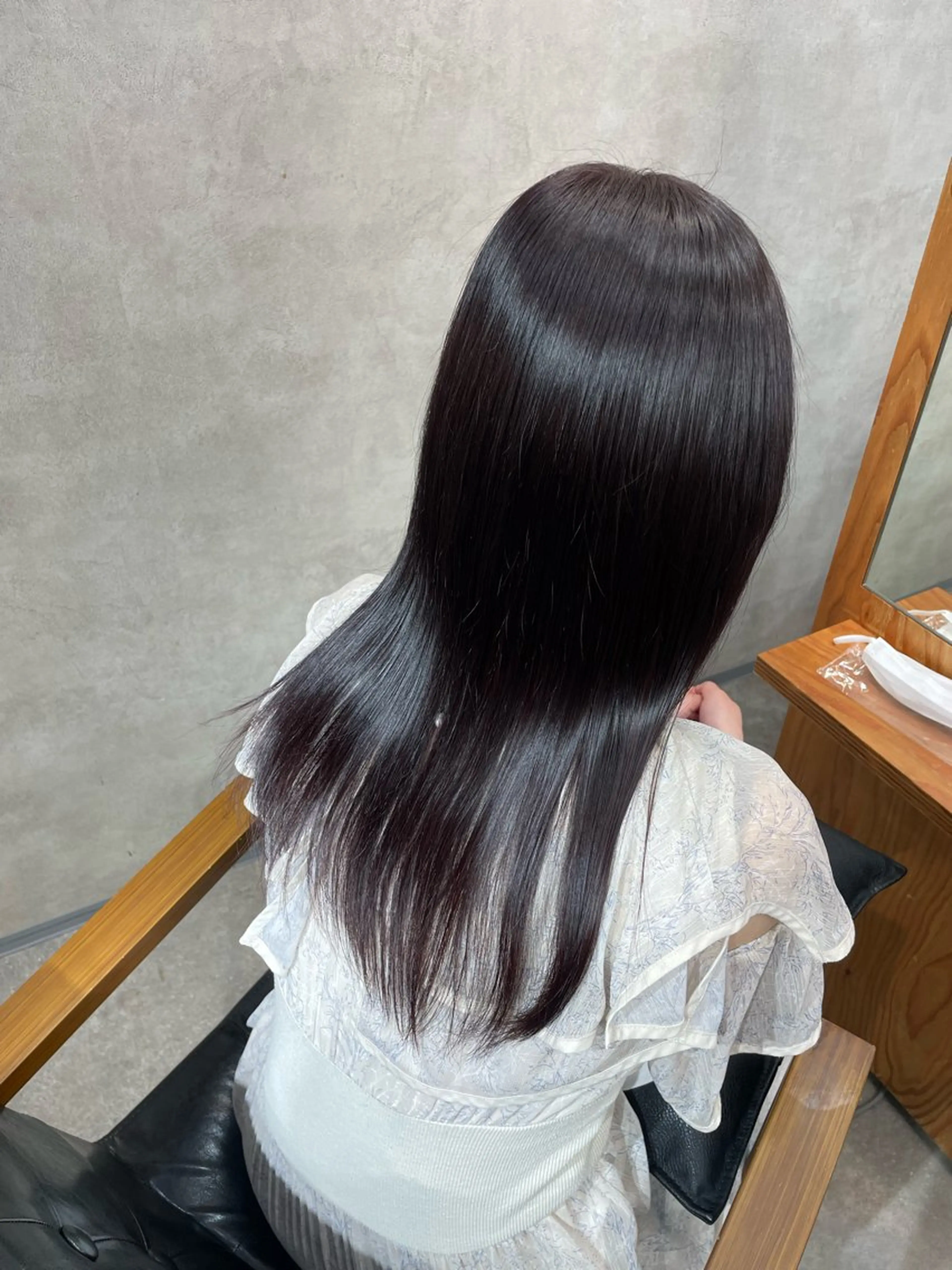 セミロング カラー 荒川 桃花のヘアスタイル