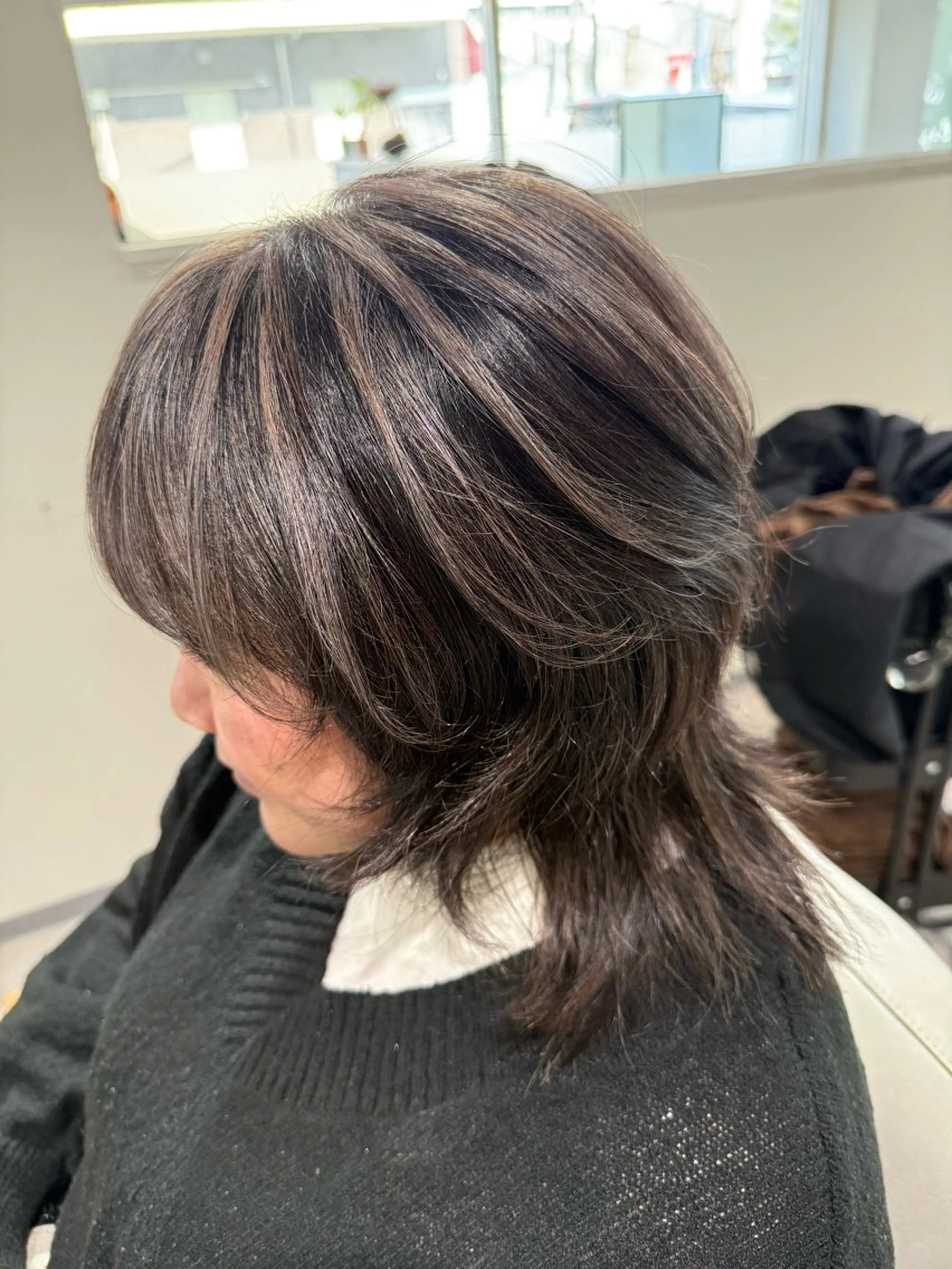 セミロング カラー カット ヘアカラー トリートメント 脱白髪染め美容師 竹内涼乃のヘアスタイル