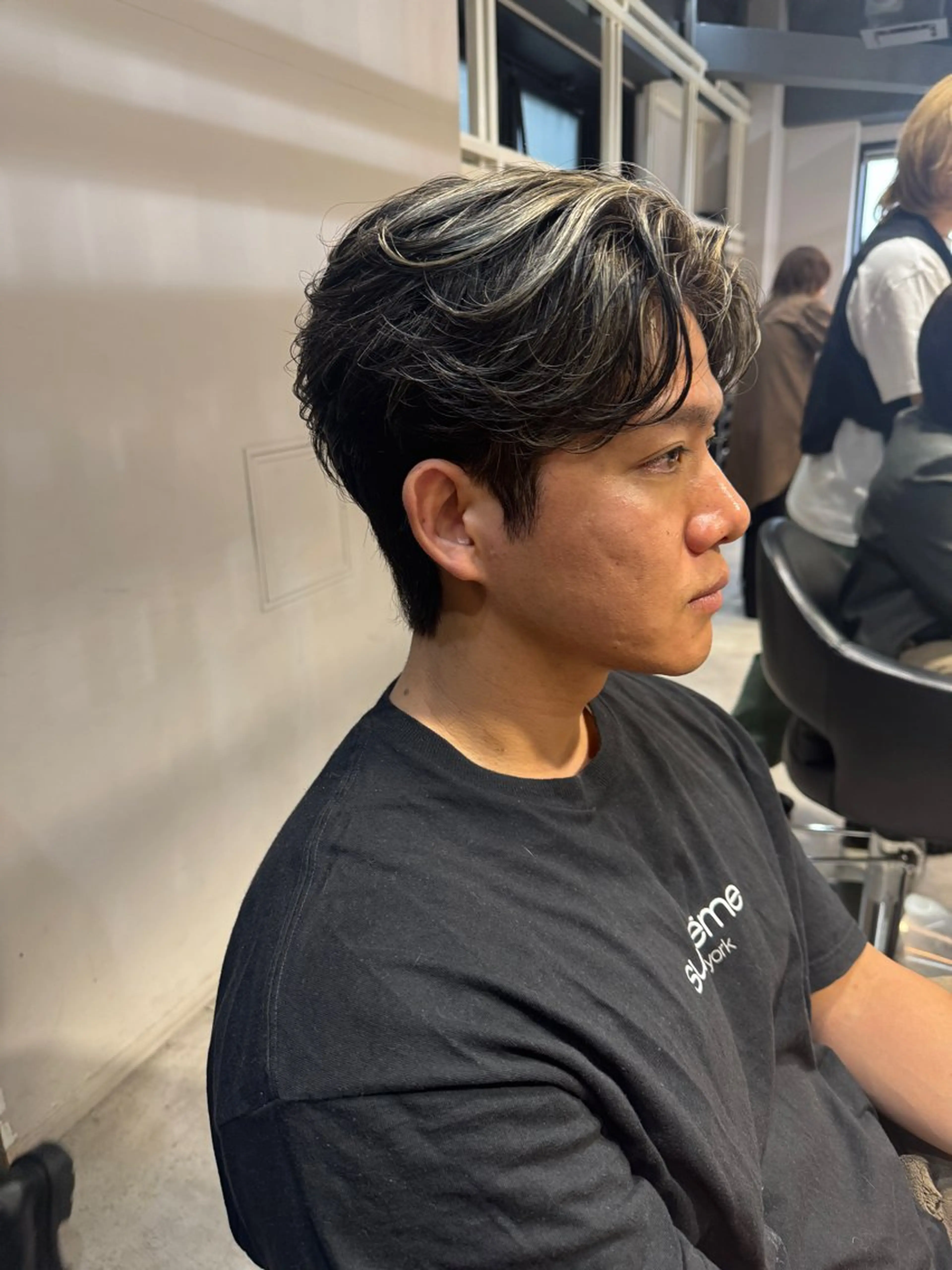 ミディアム メンズ センターパート カット 似合う髪型が 分からない方へのヘアスタイル