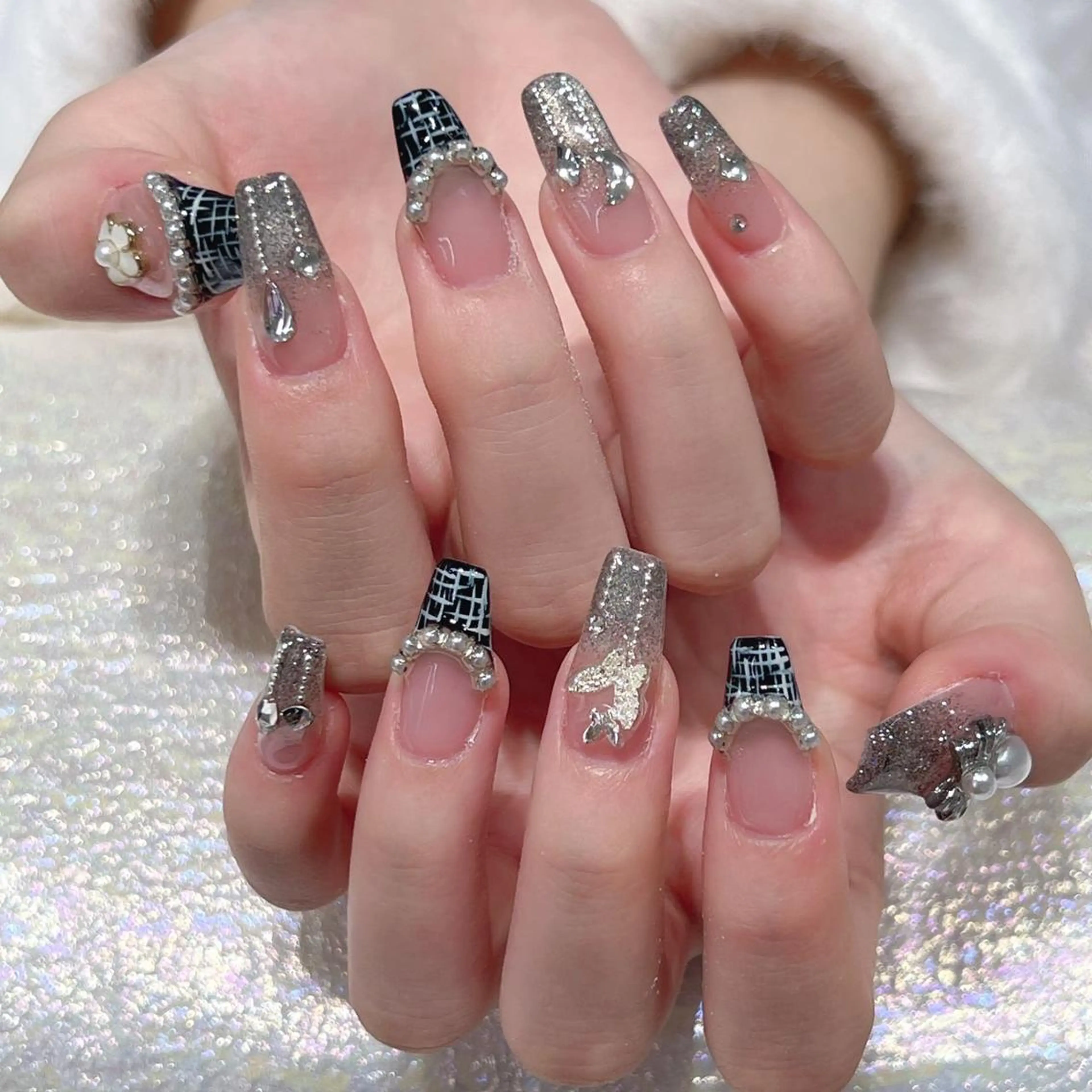 ネイル アートネイル 長さ出し ネイルチップ Queens ゲンのネイルデザイン