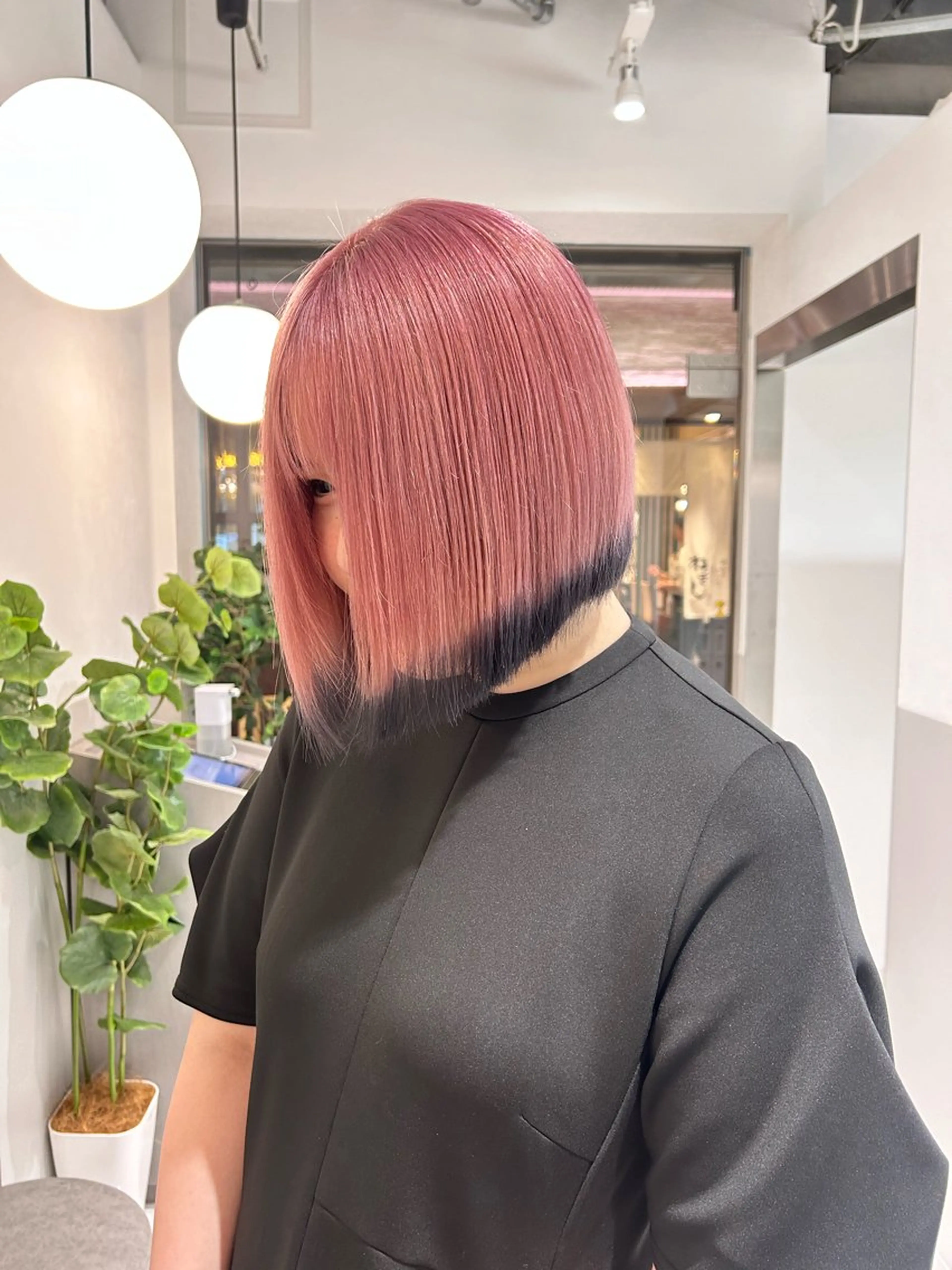 ミディアム カラー 薄田 珠美のヘアスタイル