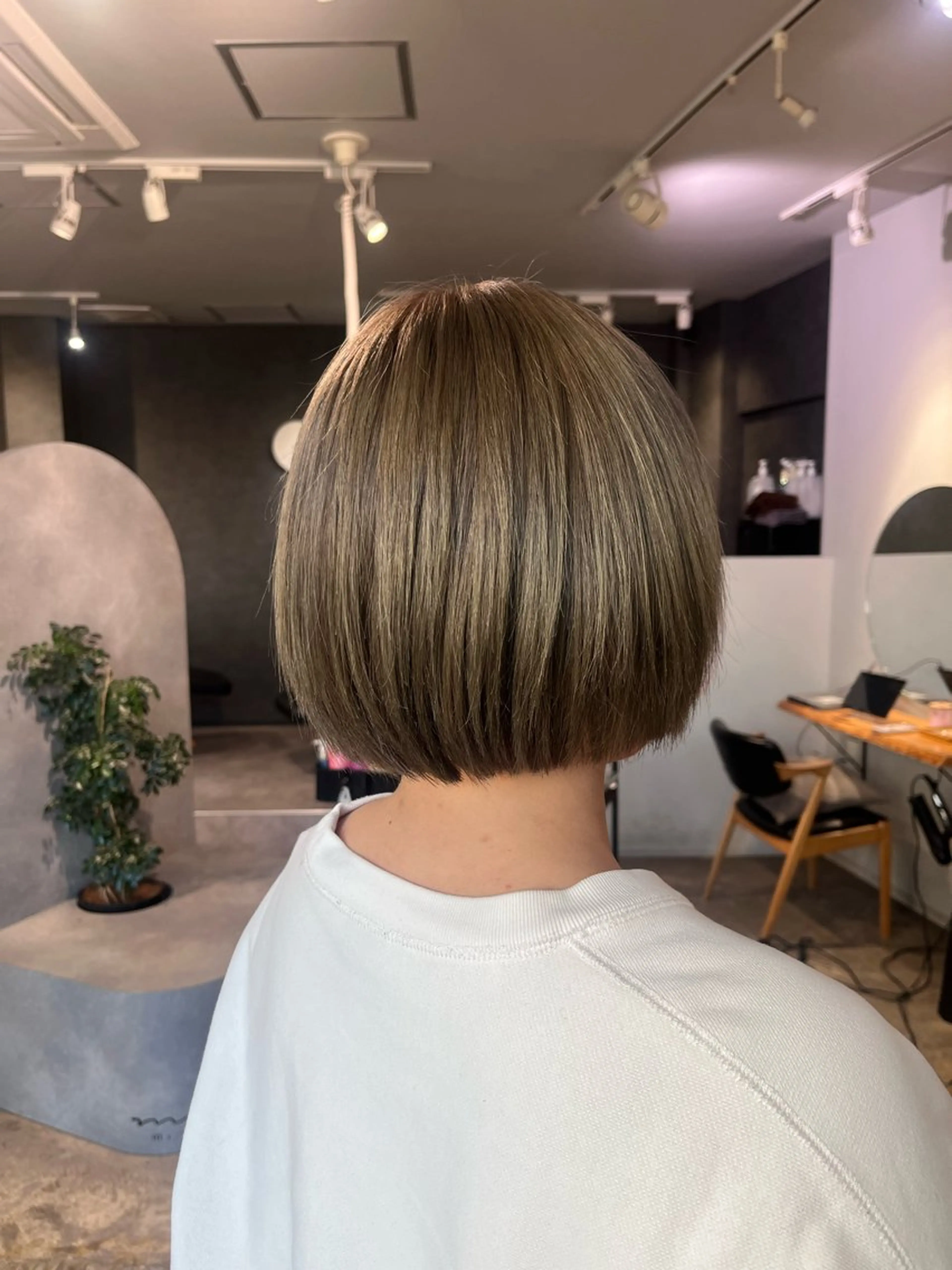 ミディアム ヘアカラー 友 美海のヘアスタイル