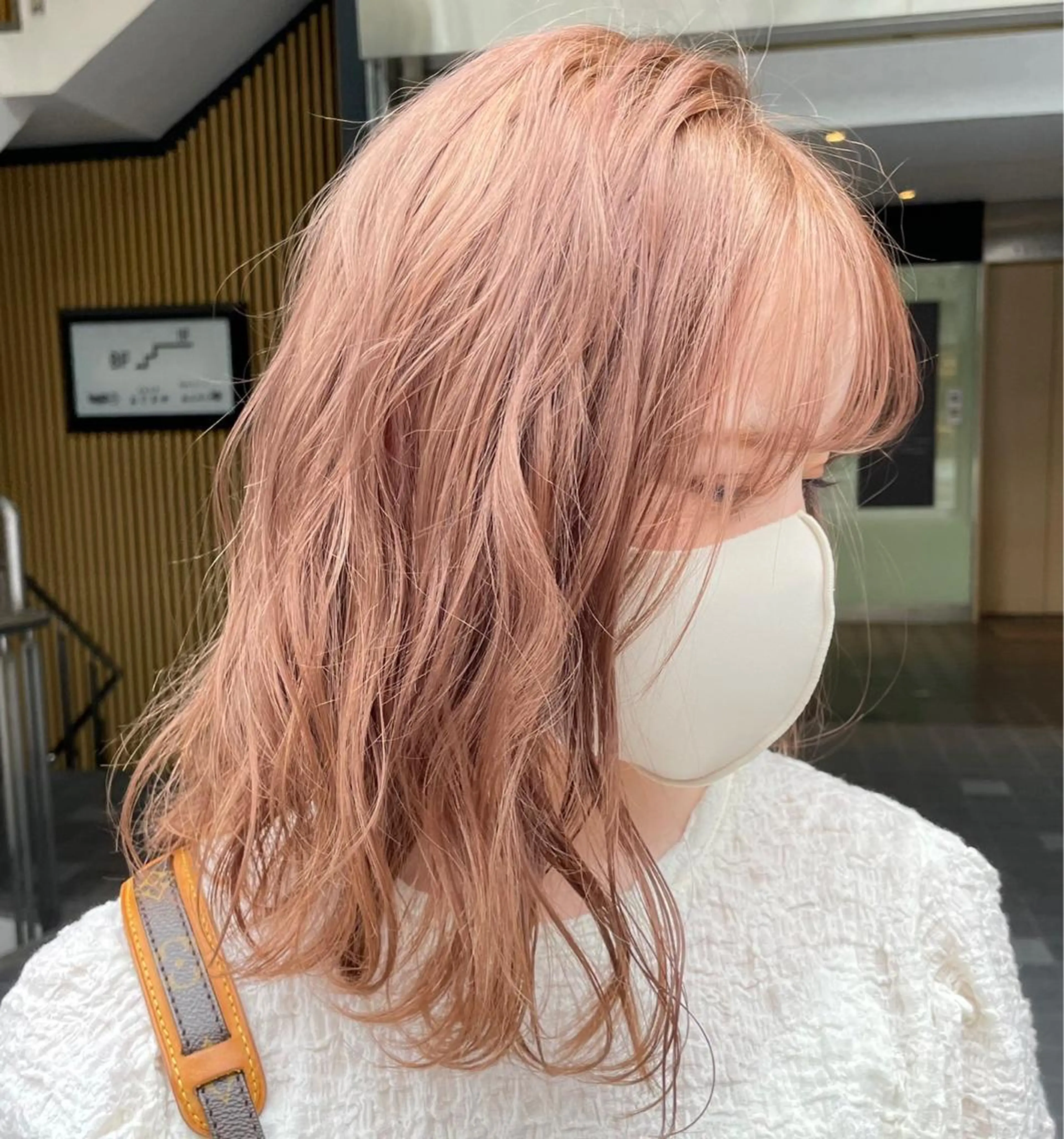 ミディアム カラー レイヤーカット/ miranのヘアスタイル