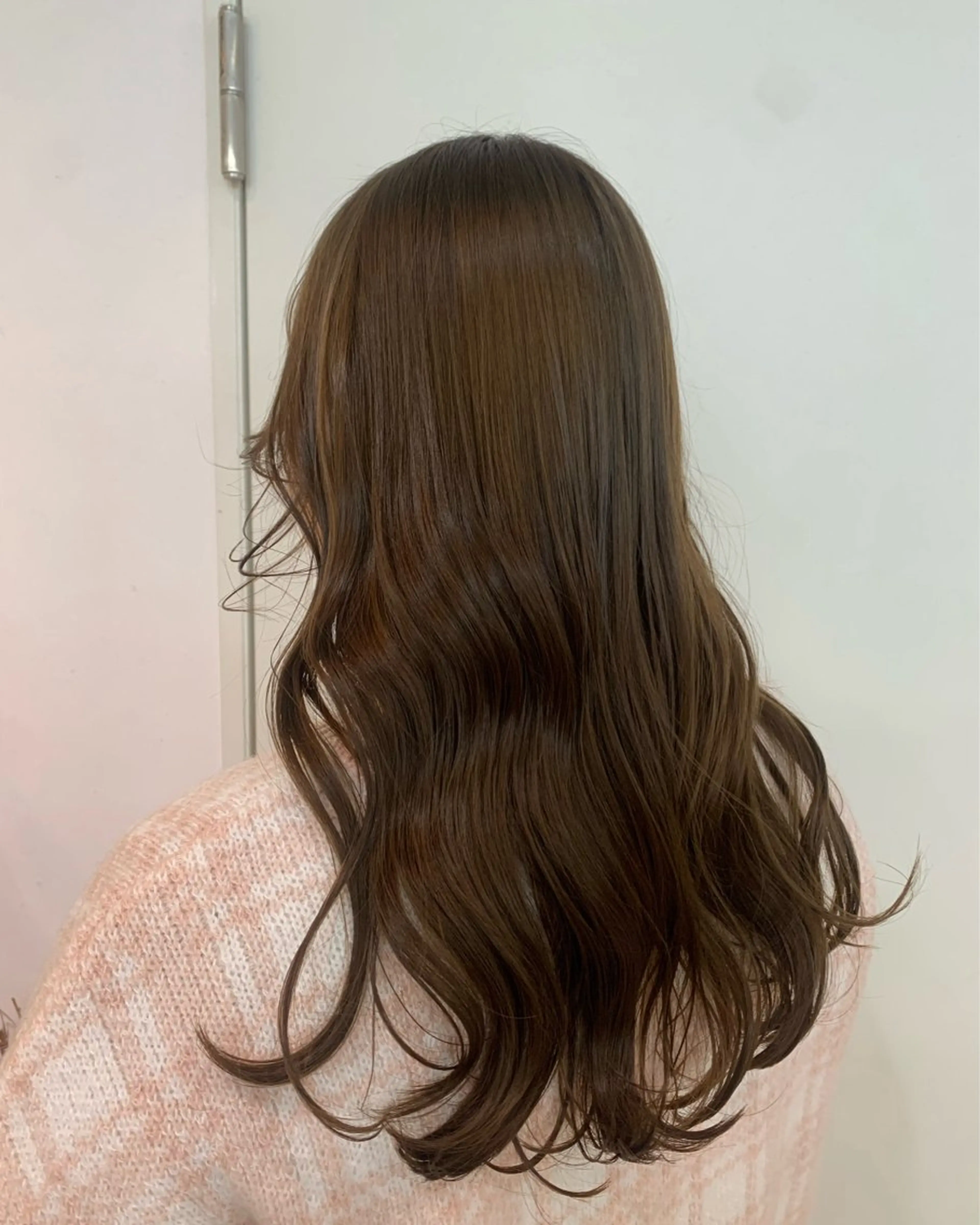 ロング カラー ベージュカラー ブリーチ ブリーチなしカラー オリーブベージュ オリーブカラー 室谷 ゆりあのヘアスタイル