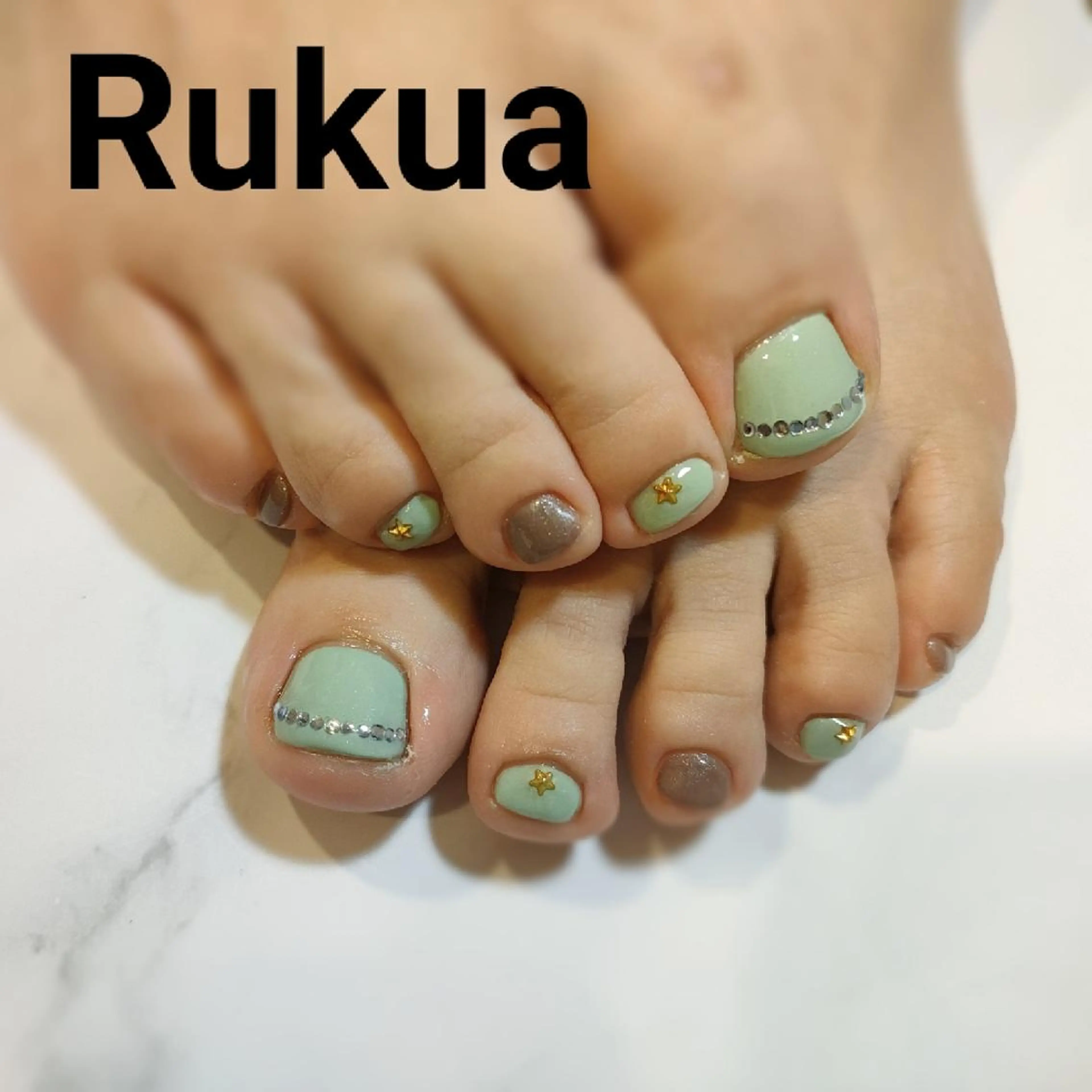 ネイル 吉澤 友恵のネイルデザイン