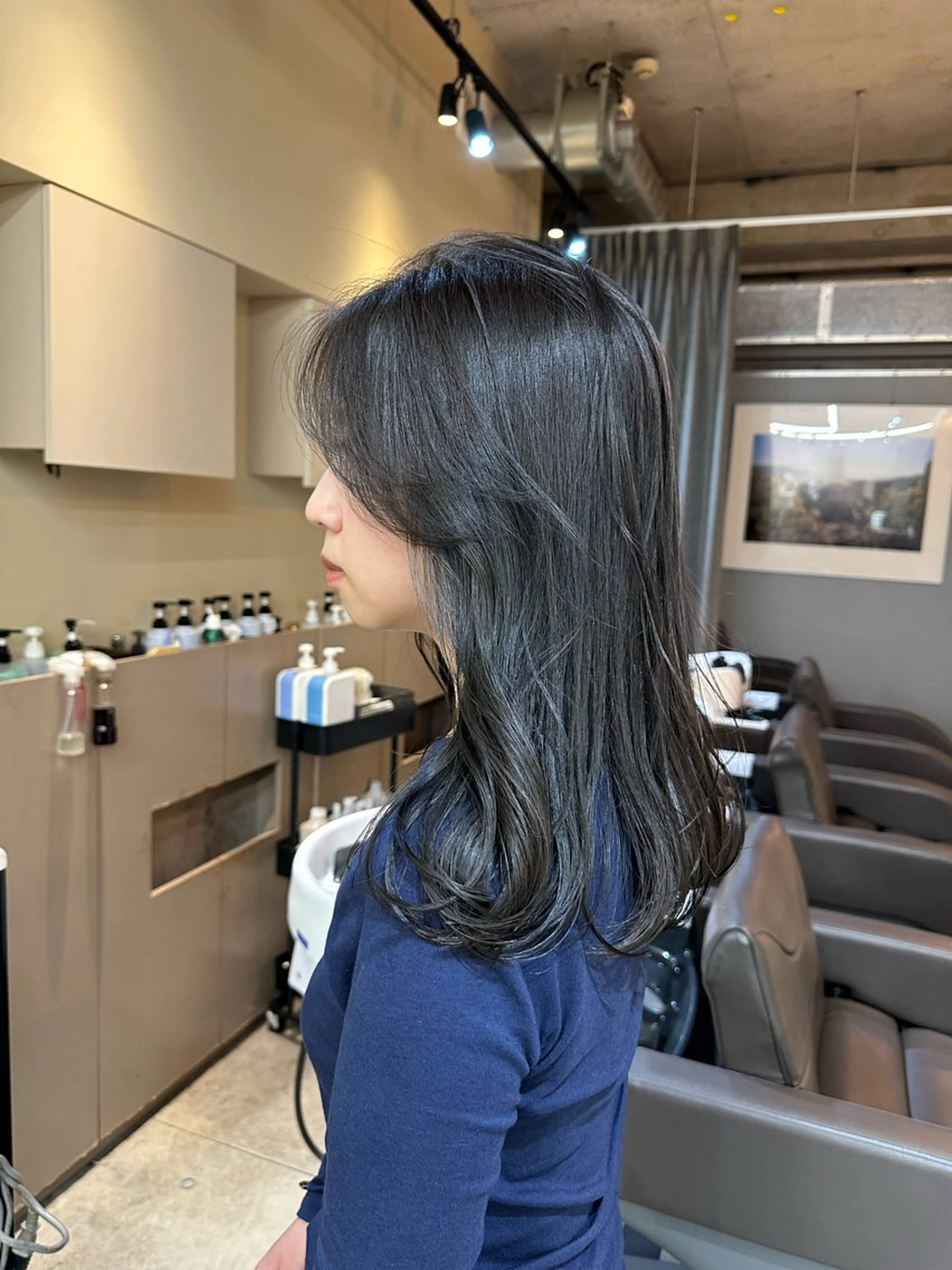 ミディアム カラー オリーブグレー さとう あやかのヘアスタイル