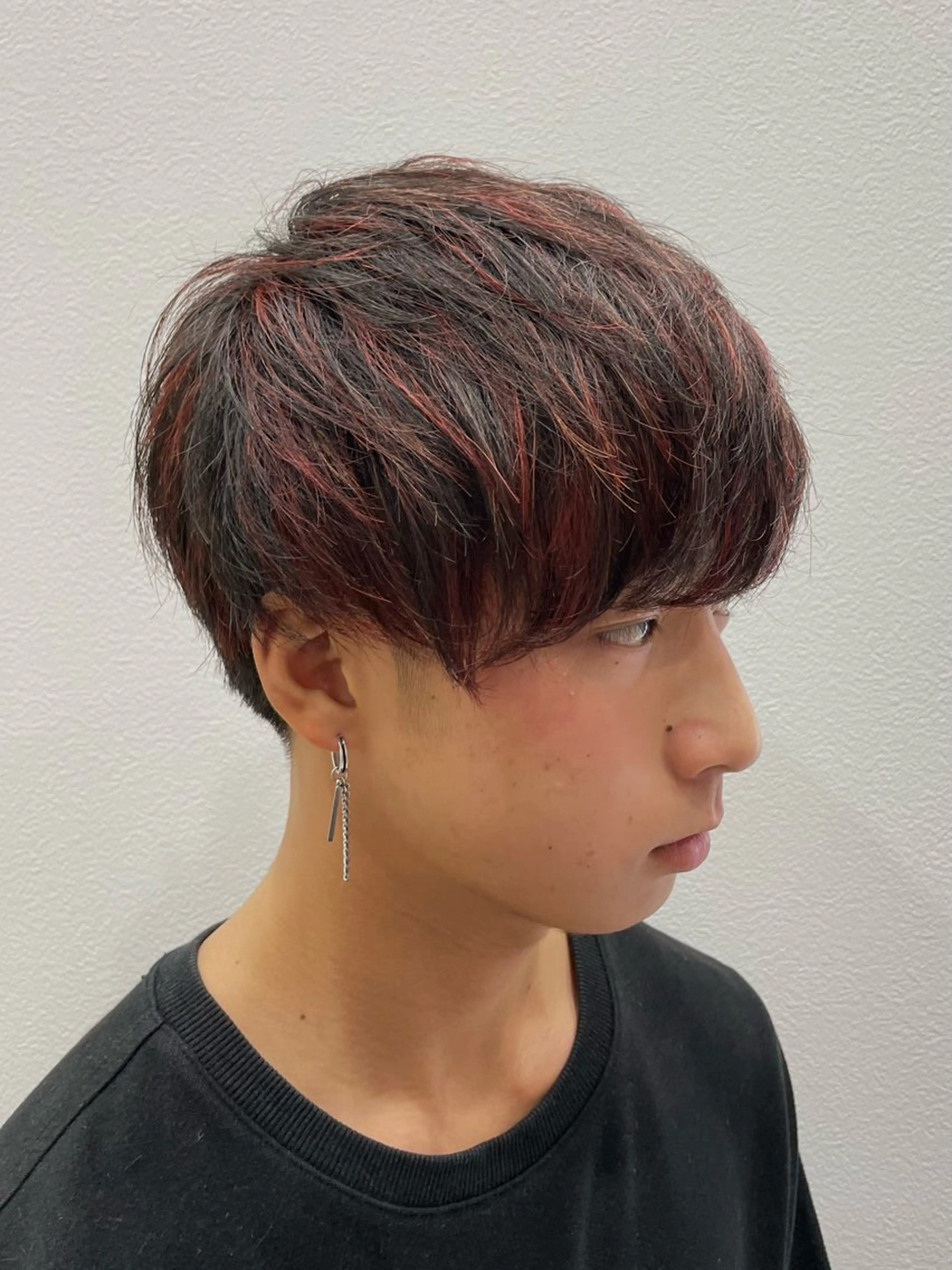 ショート カラー パーマ メンズ メンズインナーカラー アッシュ 透明感カラー デザインカラー イヤリングカラー カット ヘアカラー トリートメント 佐々木 達也のヘアスタイル