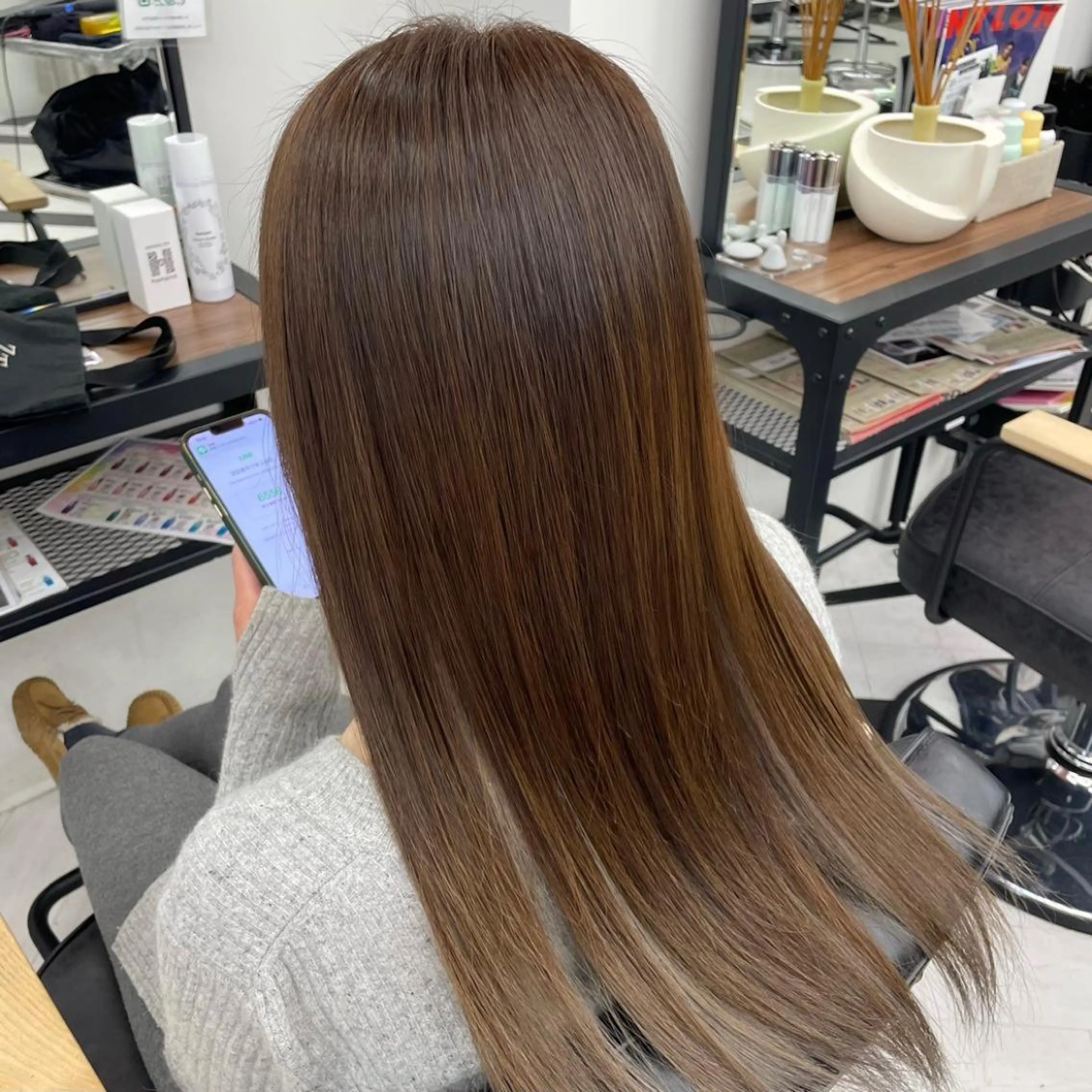 ショート カラー パーマ ヘアアレンジ メンズ キッズ ネイル マツエク・マツパ アイブロウ ブラウン mona/ ストレートスタイル✨のヘアスタイル