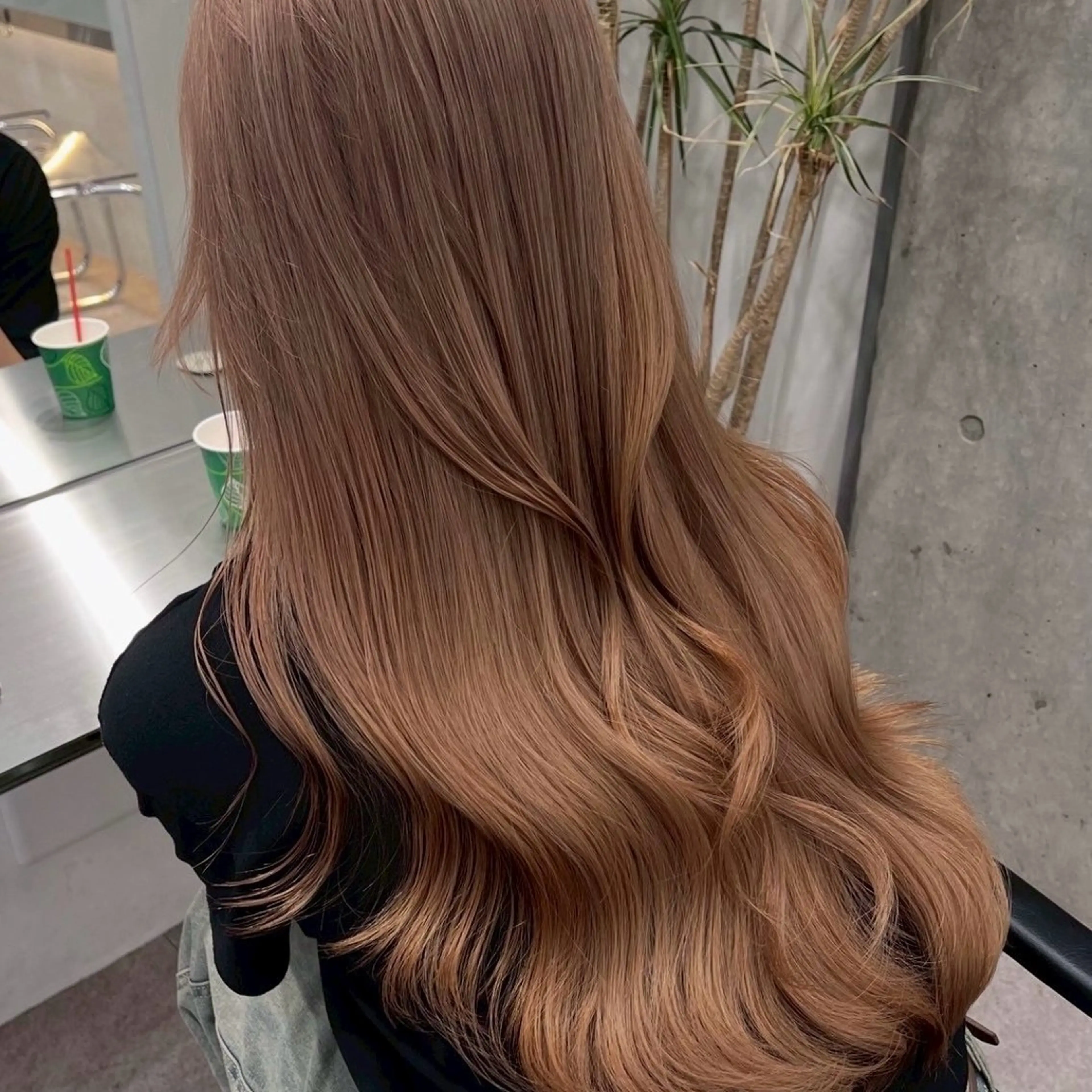 ロング カラー ブリーチ 透明感カラー ヘアカラー ミルクティーベージュ 🩰🤎miharuのヘアスタイル