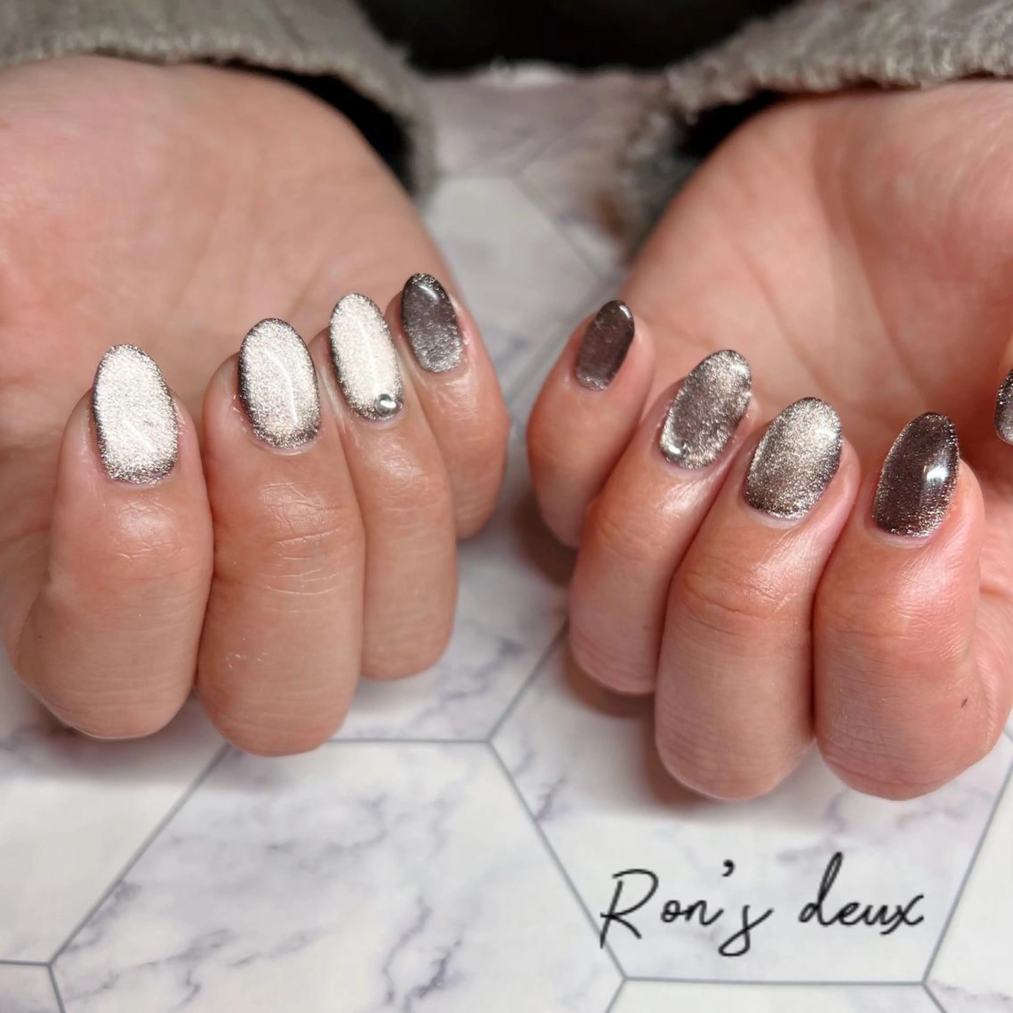 ネイル ストーンネイル Ron's nail 笹岡のネイルデザイン