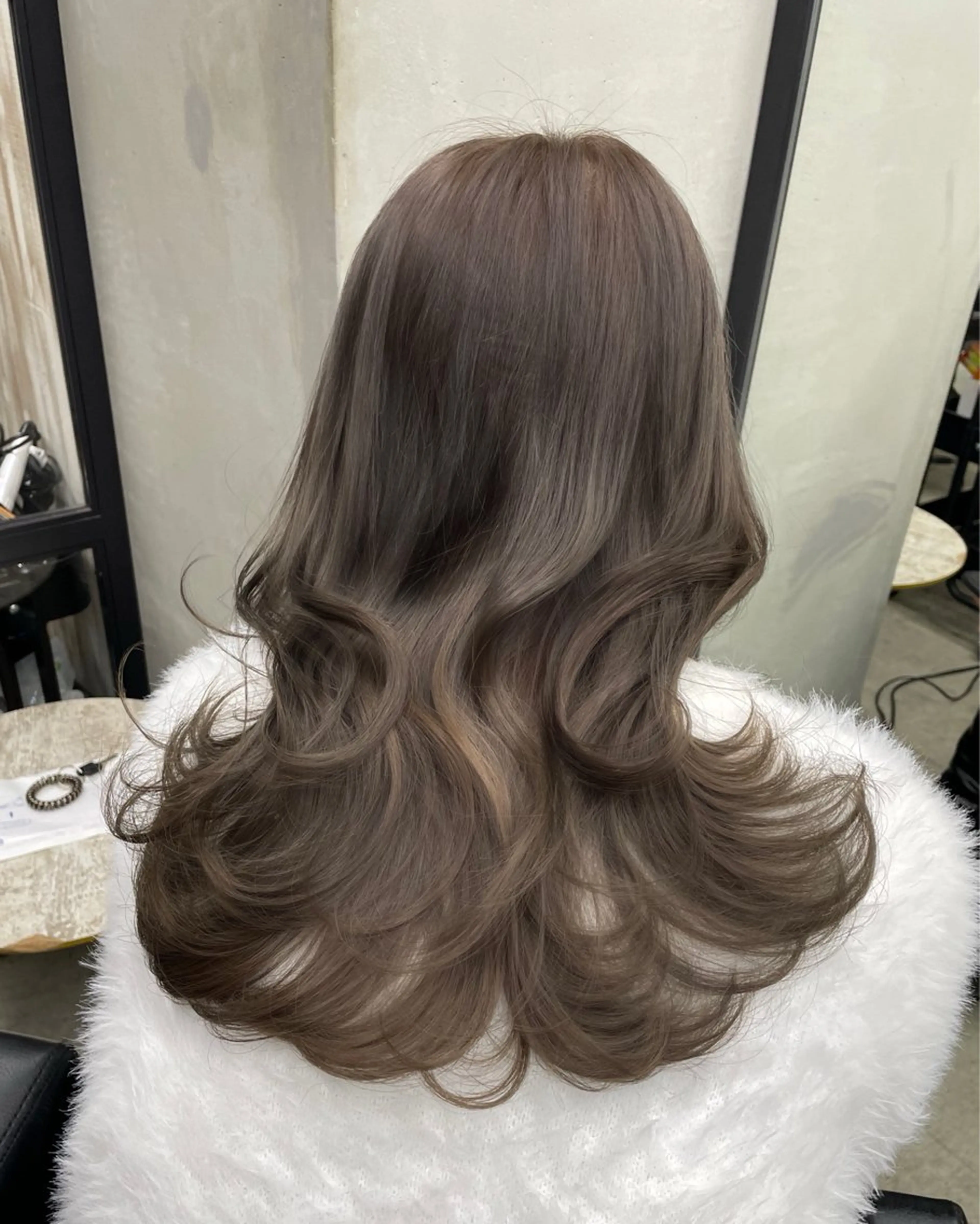 ロング カラー カット ヘアカラー トリートメント ヘアセット 新宿/韓国ヘア/ 髪質改善ストレートのヘアスタイル