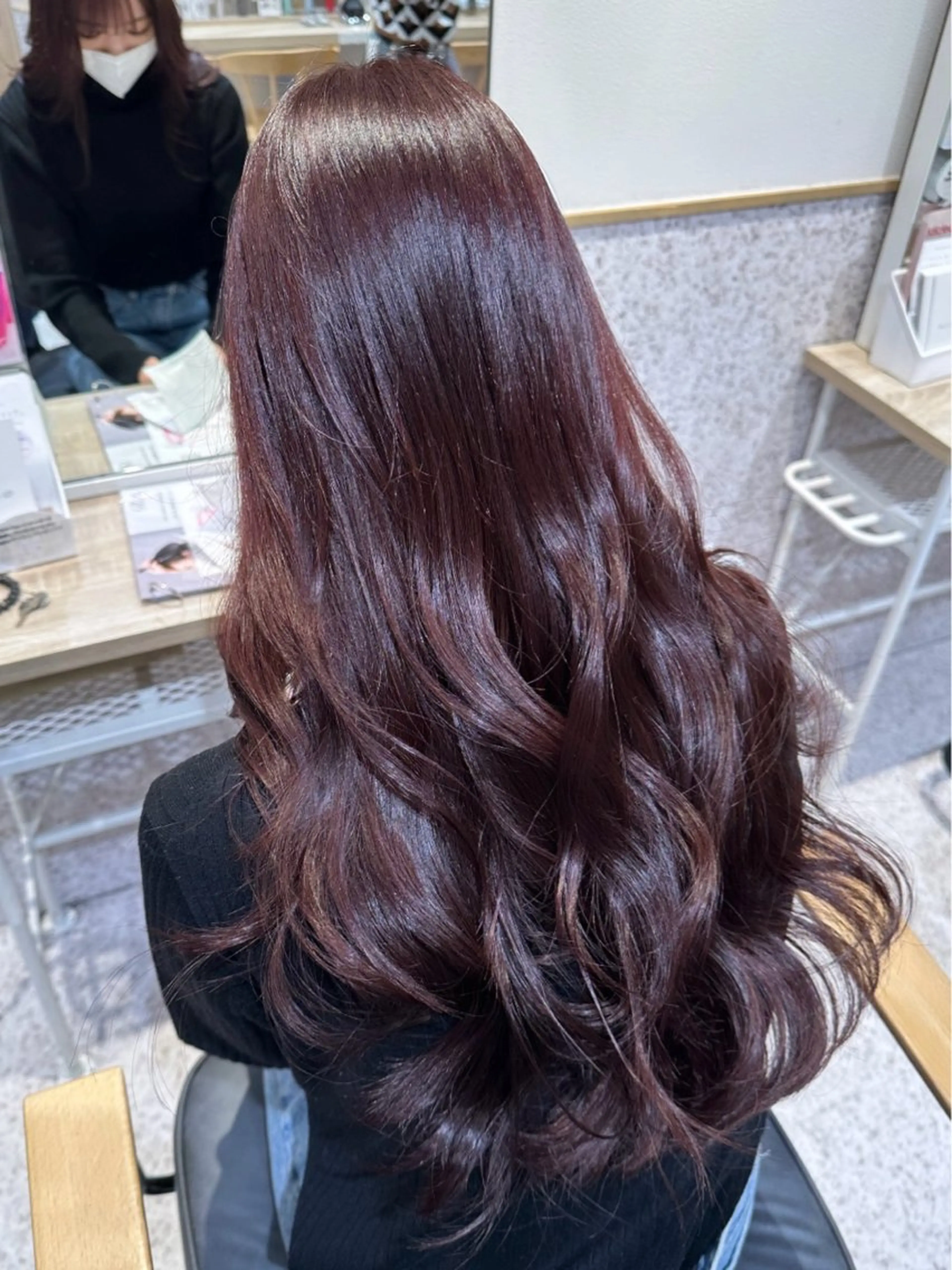 ロング 顔周りカット ハイライト 髪質改善 韓国風ヘア 縮毛矯正 ヘアカラー ハイトーン/艶カラー 🫧 ユイナのヘアスタイル