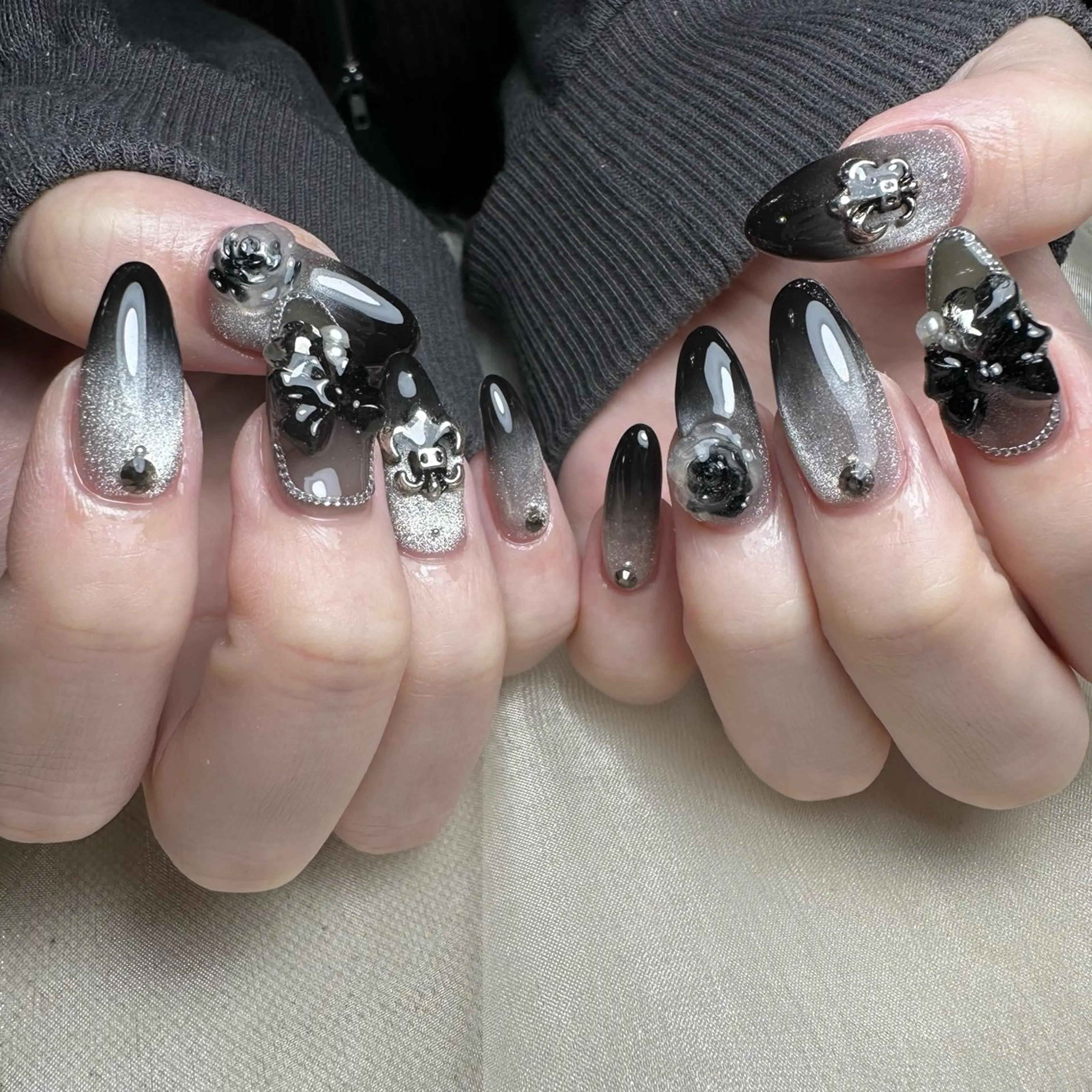 ネイル マグネットネイル 里見 麗のネイルデザイン