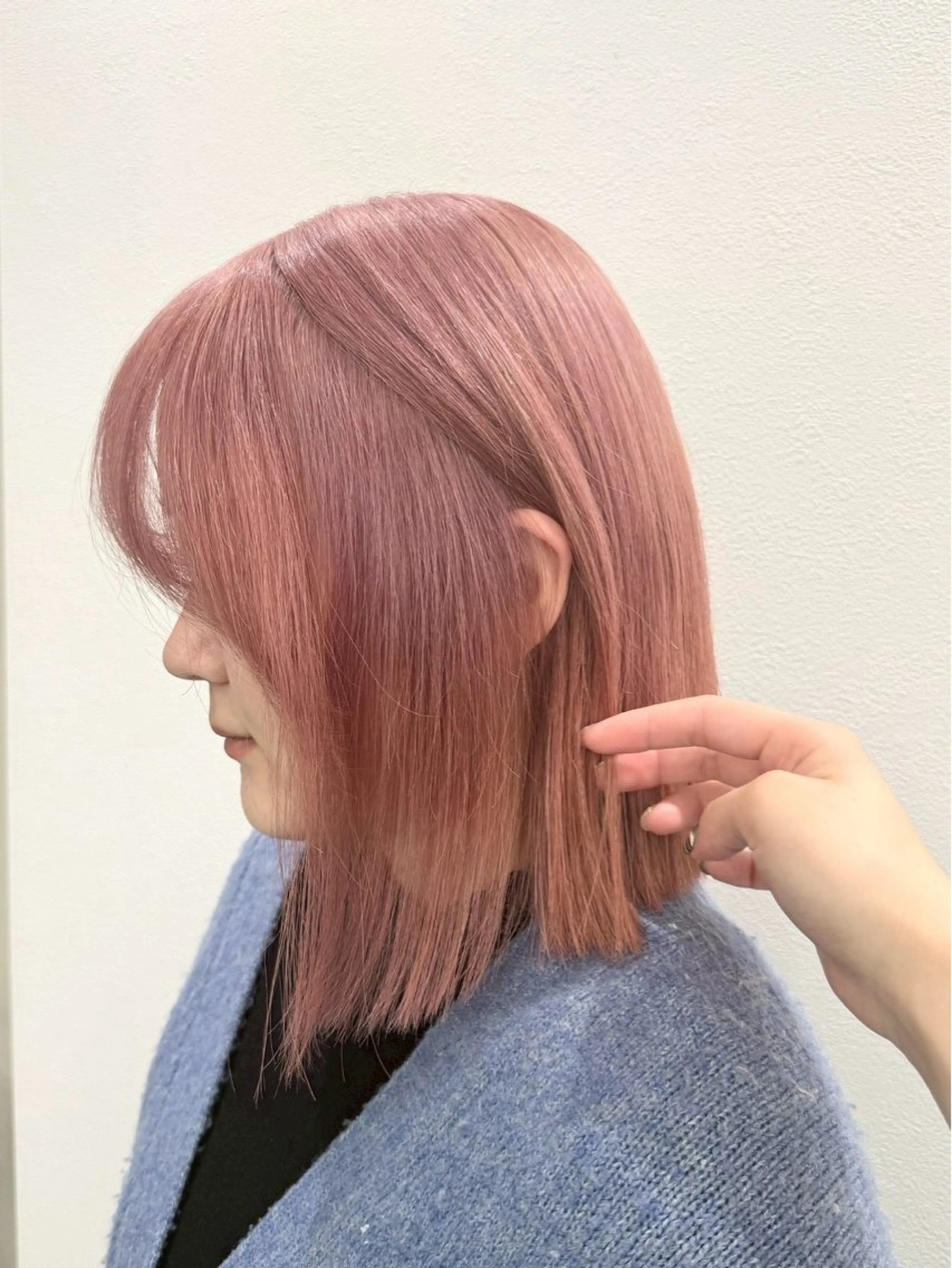 ミディアム カラー ベージュカラー ピンクカラー ピンクベージュ ヘアカラー トリートメント ハイトーン🪼派手髪 mahoのヘアスタイル