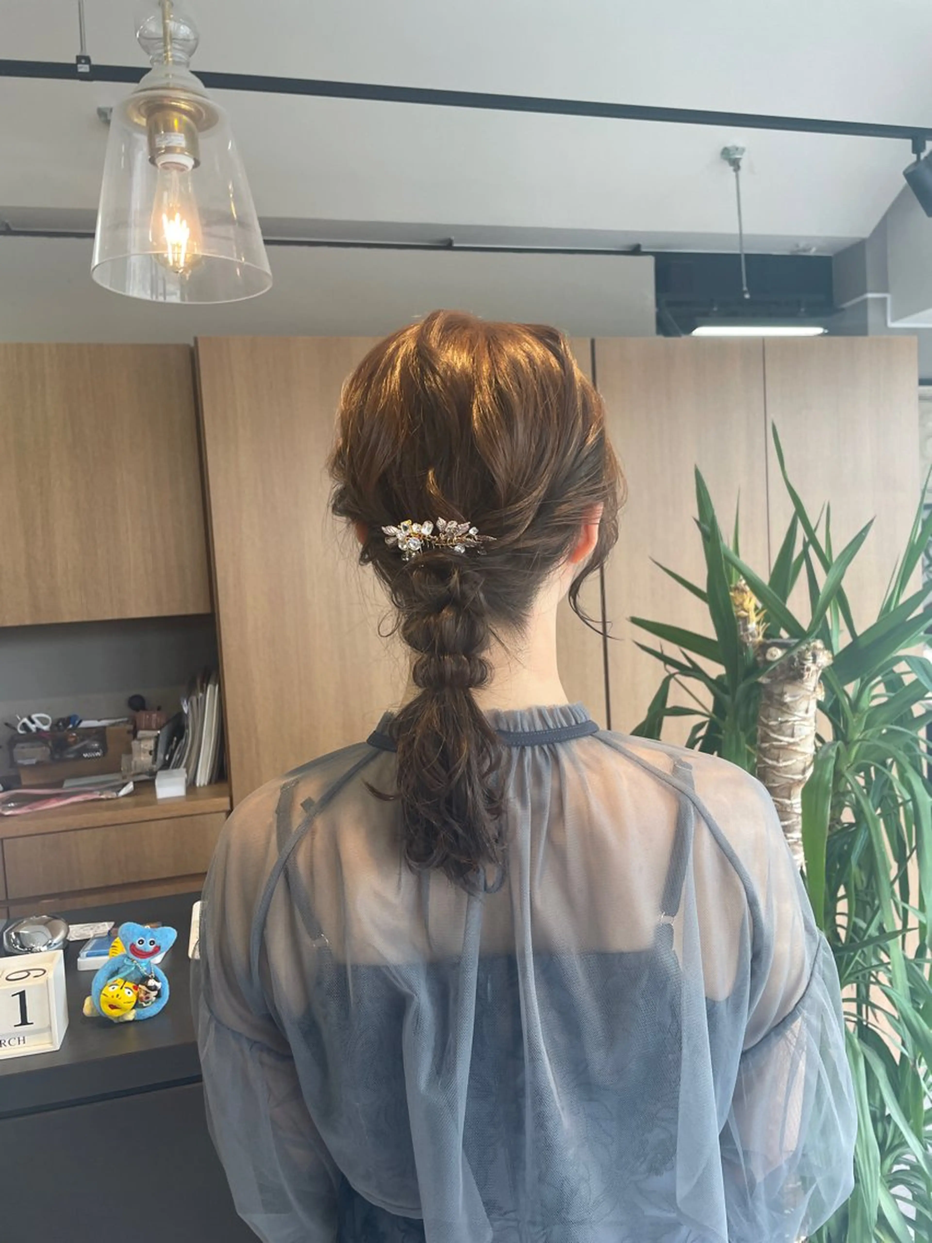 ミディアム ヘアアレンジ マキノ キョウカのヘアスタイル