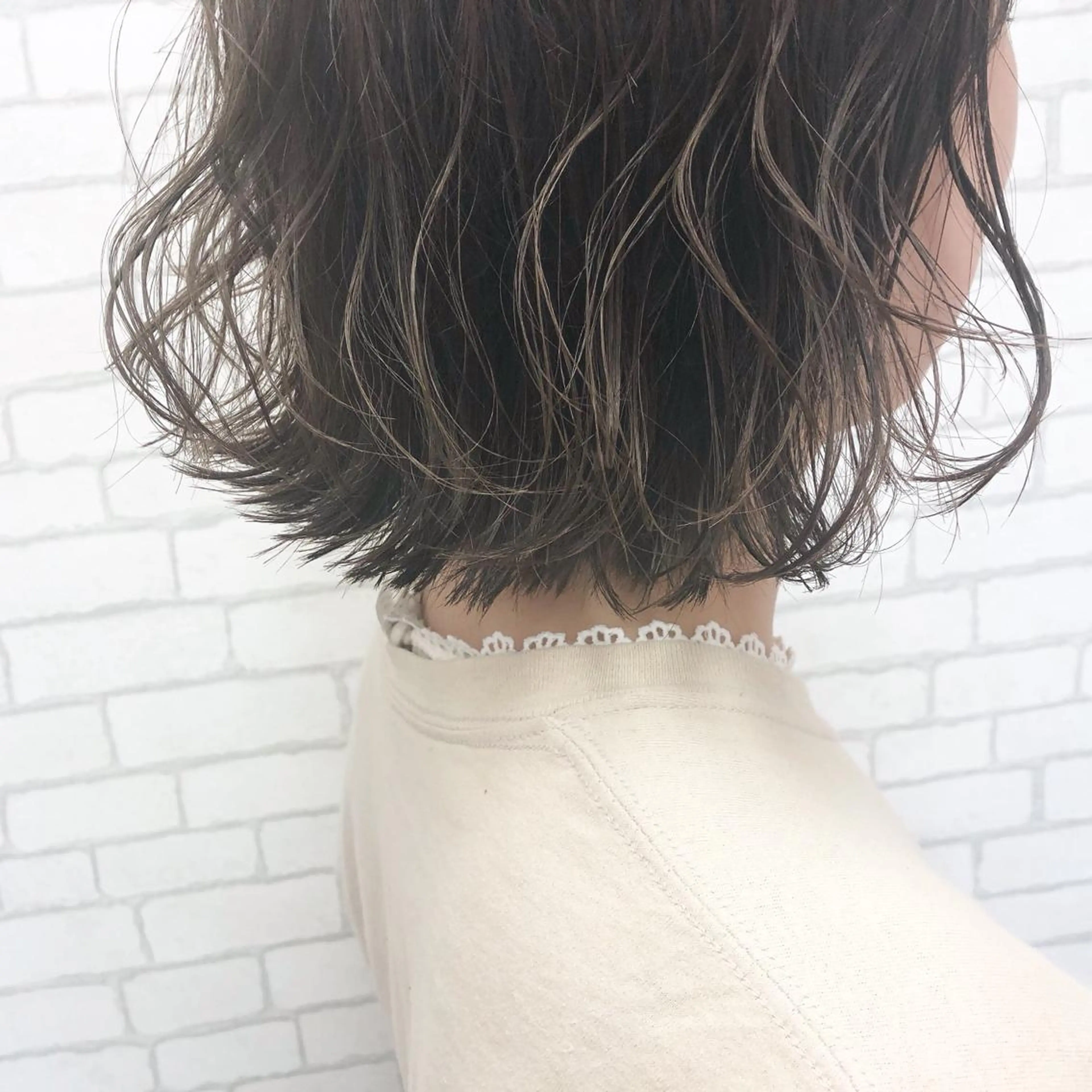 ミディアム カラー ハイライトカラー ハイライト カット ヘアカラー トリートメント 荒川 ひなの 新川崎のヘアスタイル