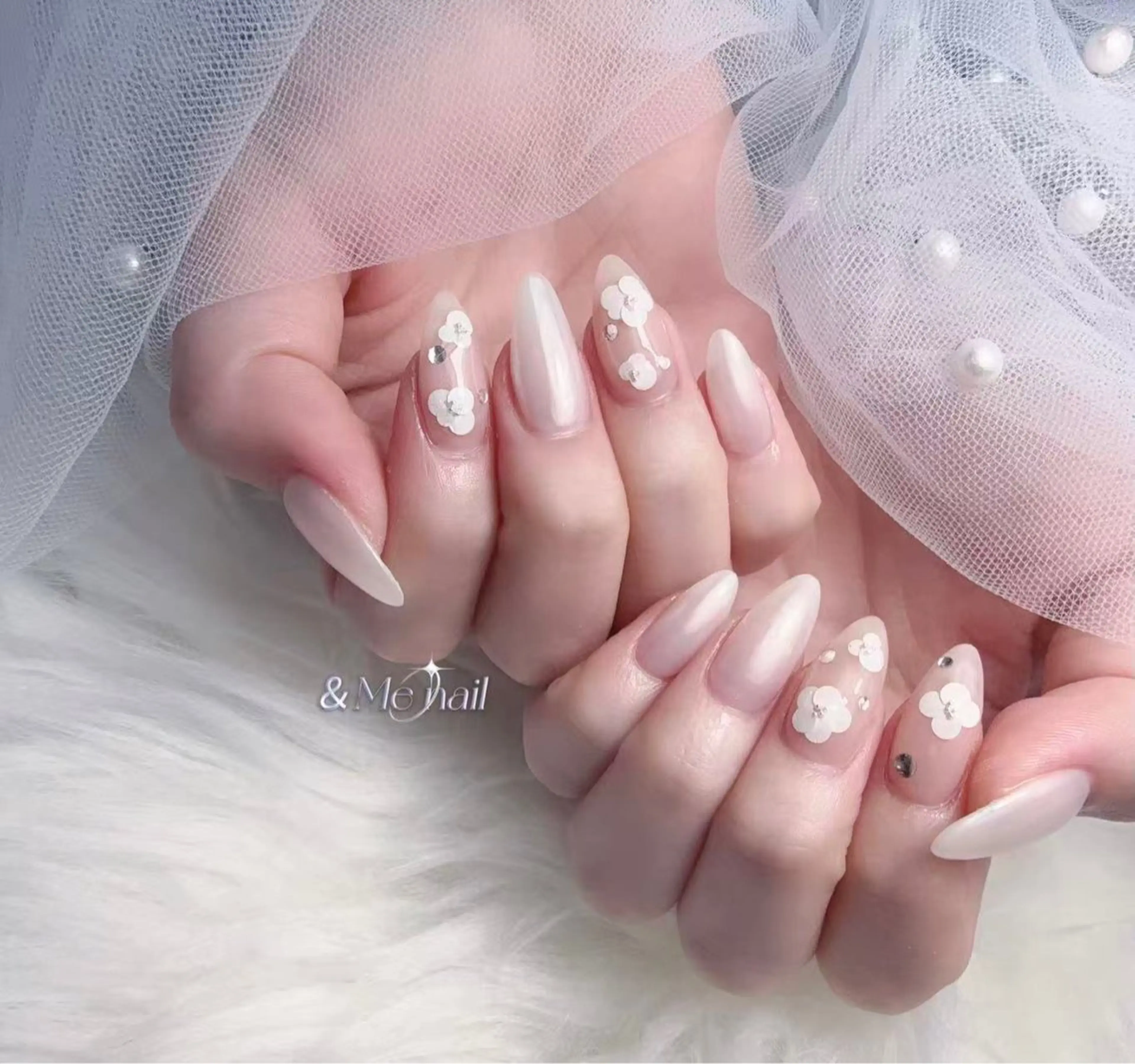 ネイル ハンドネイル &ME ネイルサロンのネイルデザイン