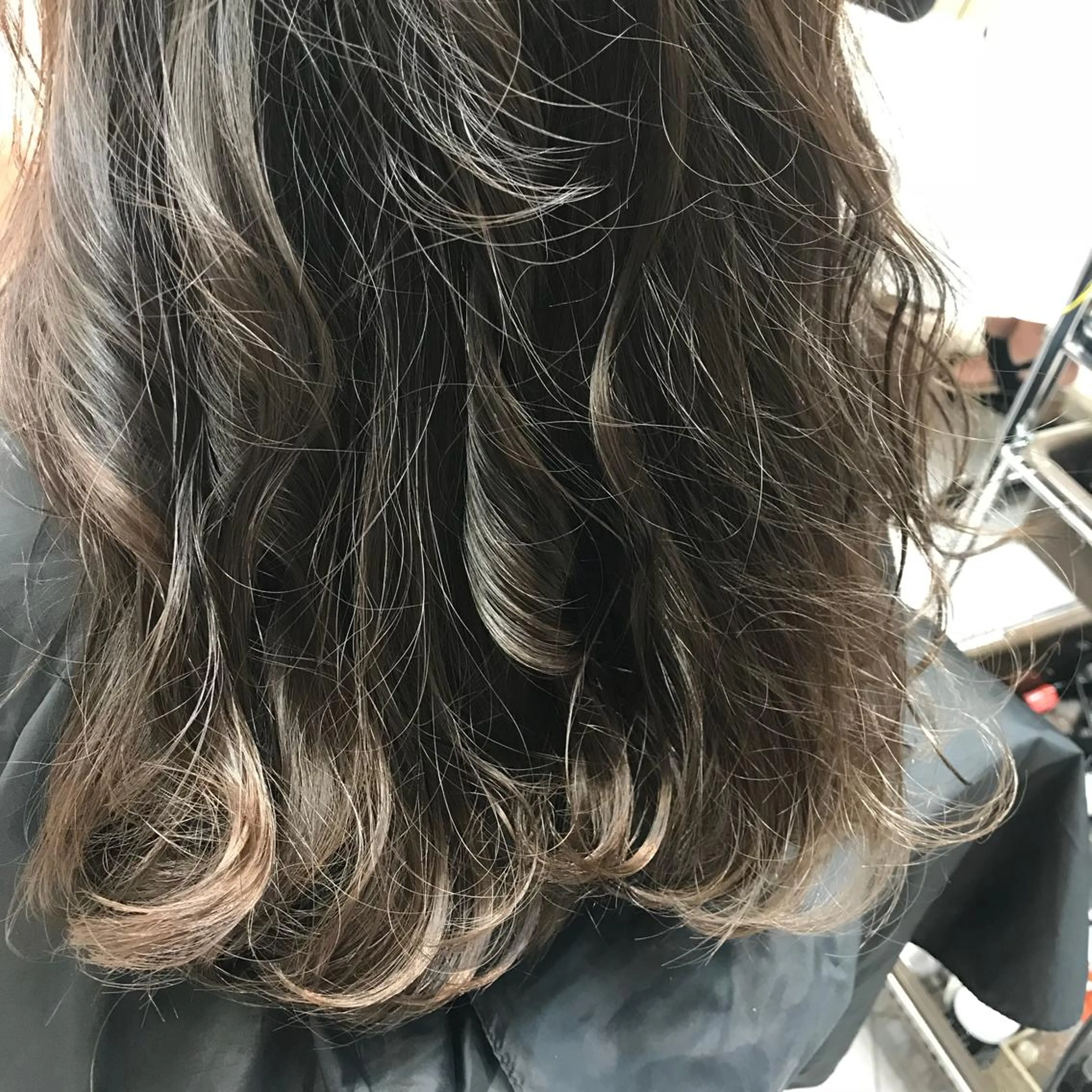 セミロング ヘアカラー 👑満足度1000% 重村 春奈👑のヘアスタイル