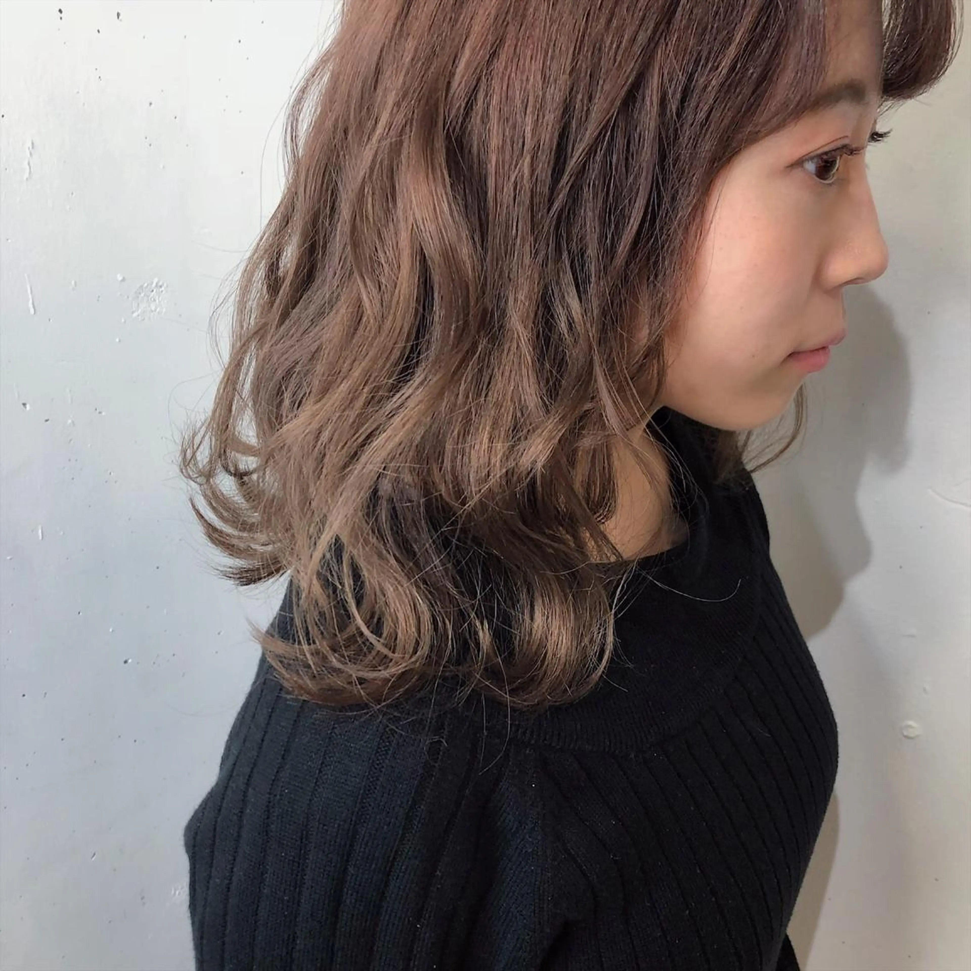 ミディアム カラー ヘアアレンジ 八巻 晴香のヘアスタイル