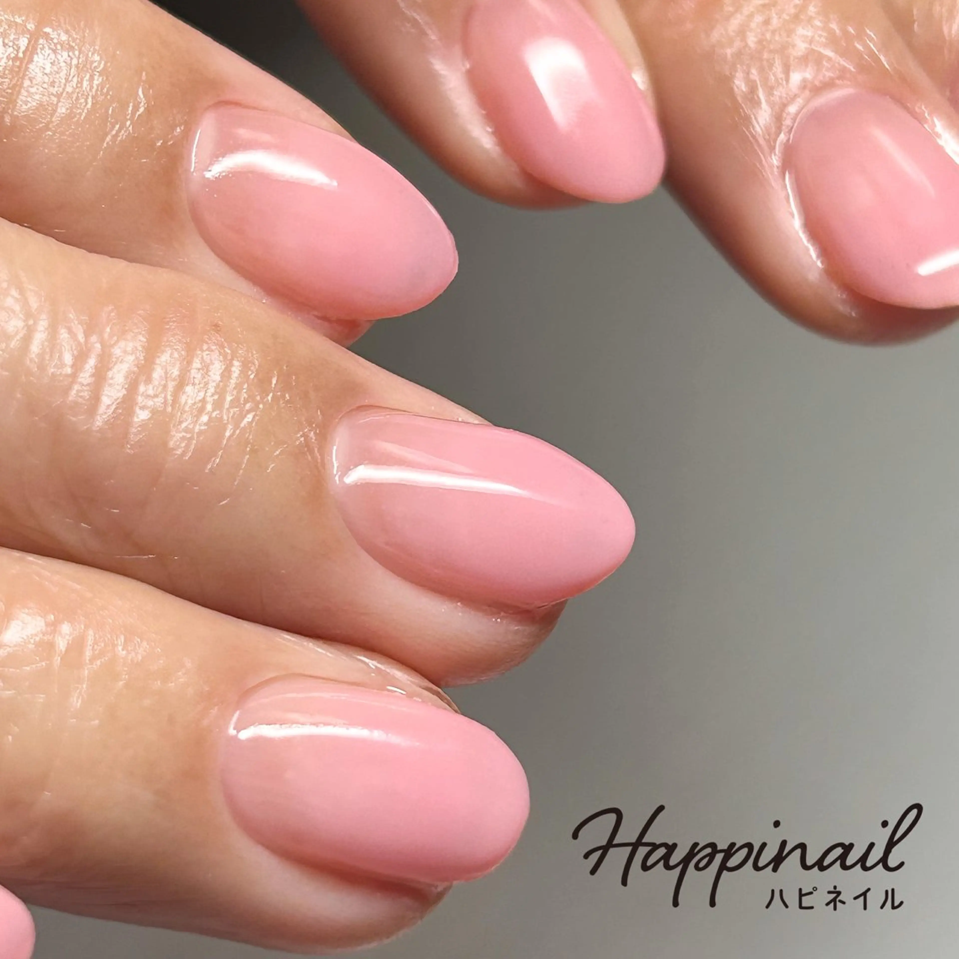 ネイル ジェルネイル グラデーション 冬ネイル ケアが得意なサロン Happinailのエステ・リラクイメージ
