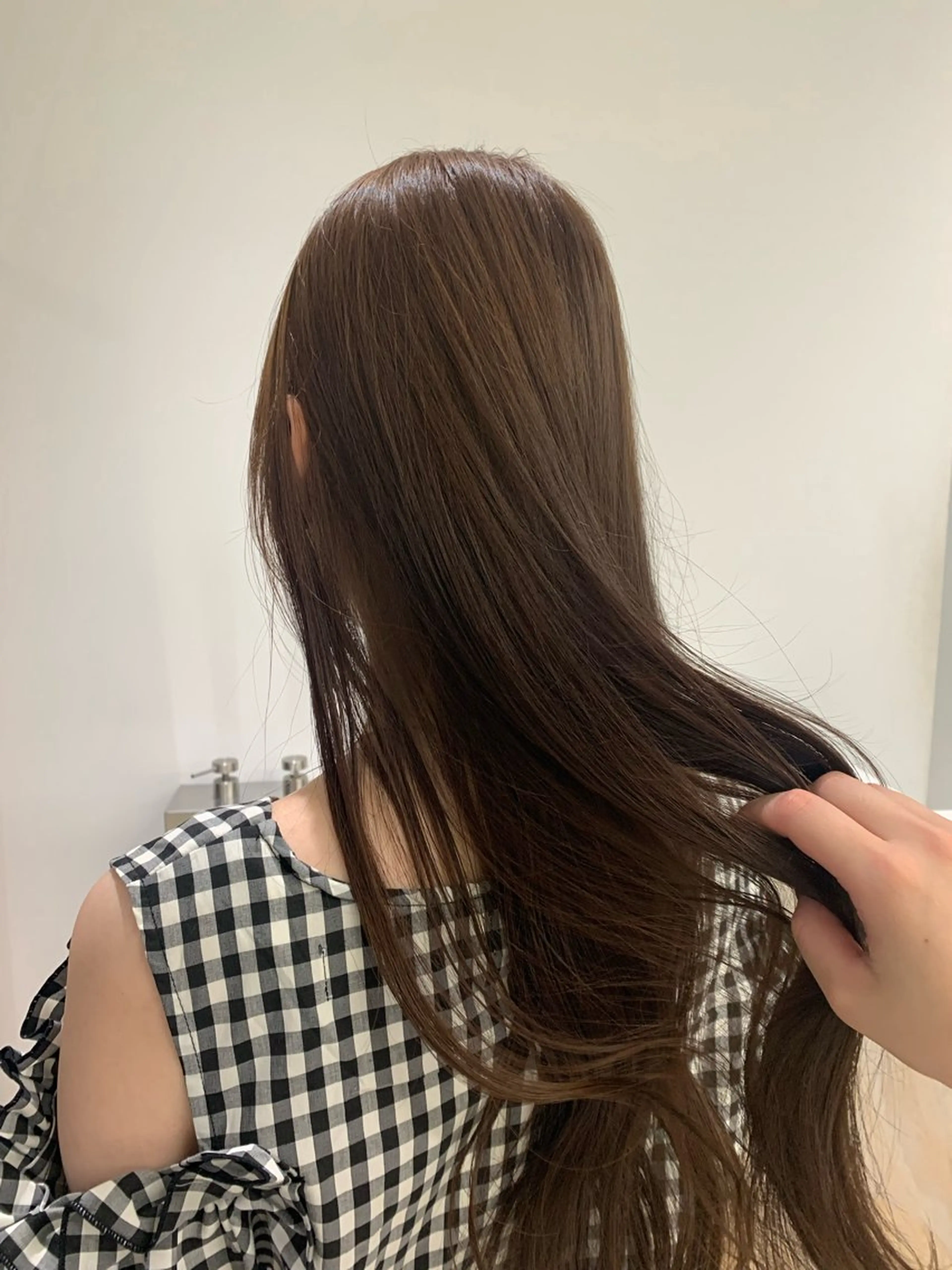 カラー ブリーチ 透明感カラー ダブルカラー ブリーチなしカラー ヘアカラー なのは\透け感カラー \レイヤーカットのヘアスタイル