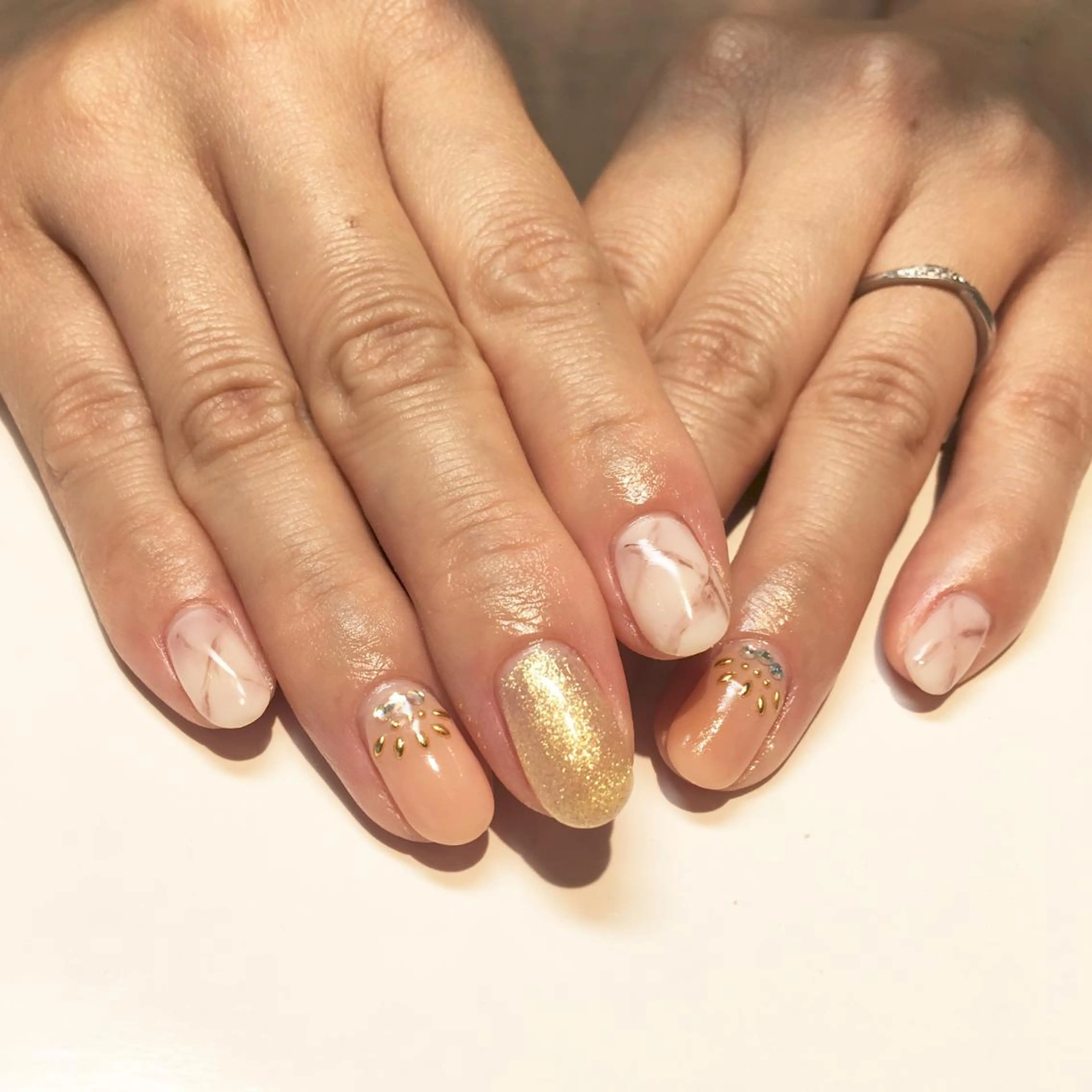 ネイル 大理石ネイル(マーブル) 渡邊 束紗のネイルデザイン