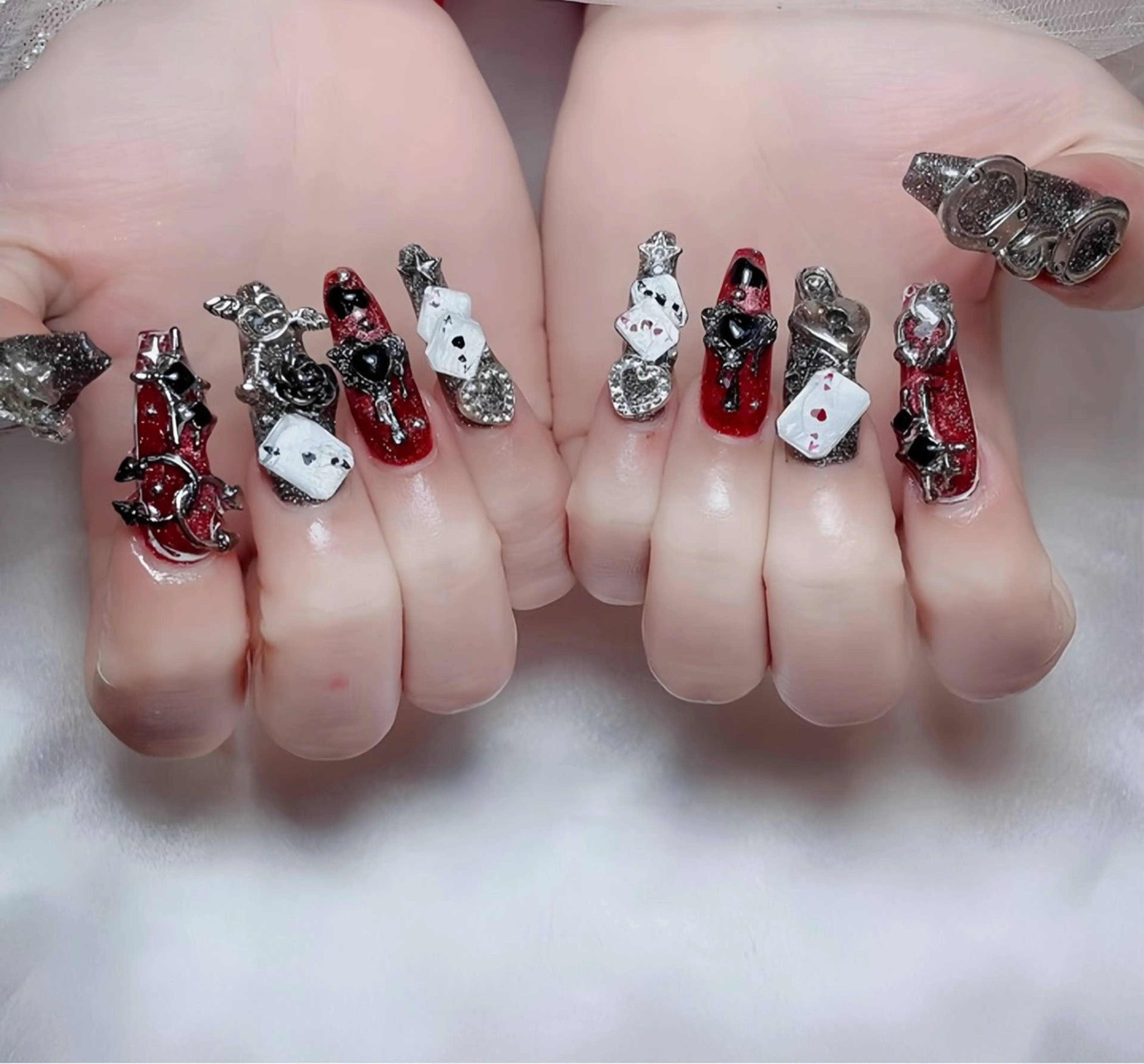 ネイル オーロラネイル チークネイル 桜ネイル クリアネイル ドット ハンドネイル Rin Nail 新大久保店のネイルデザイン
